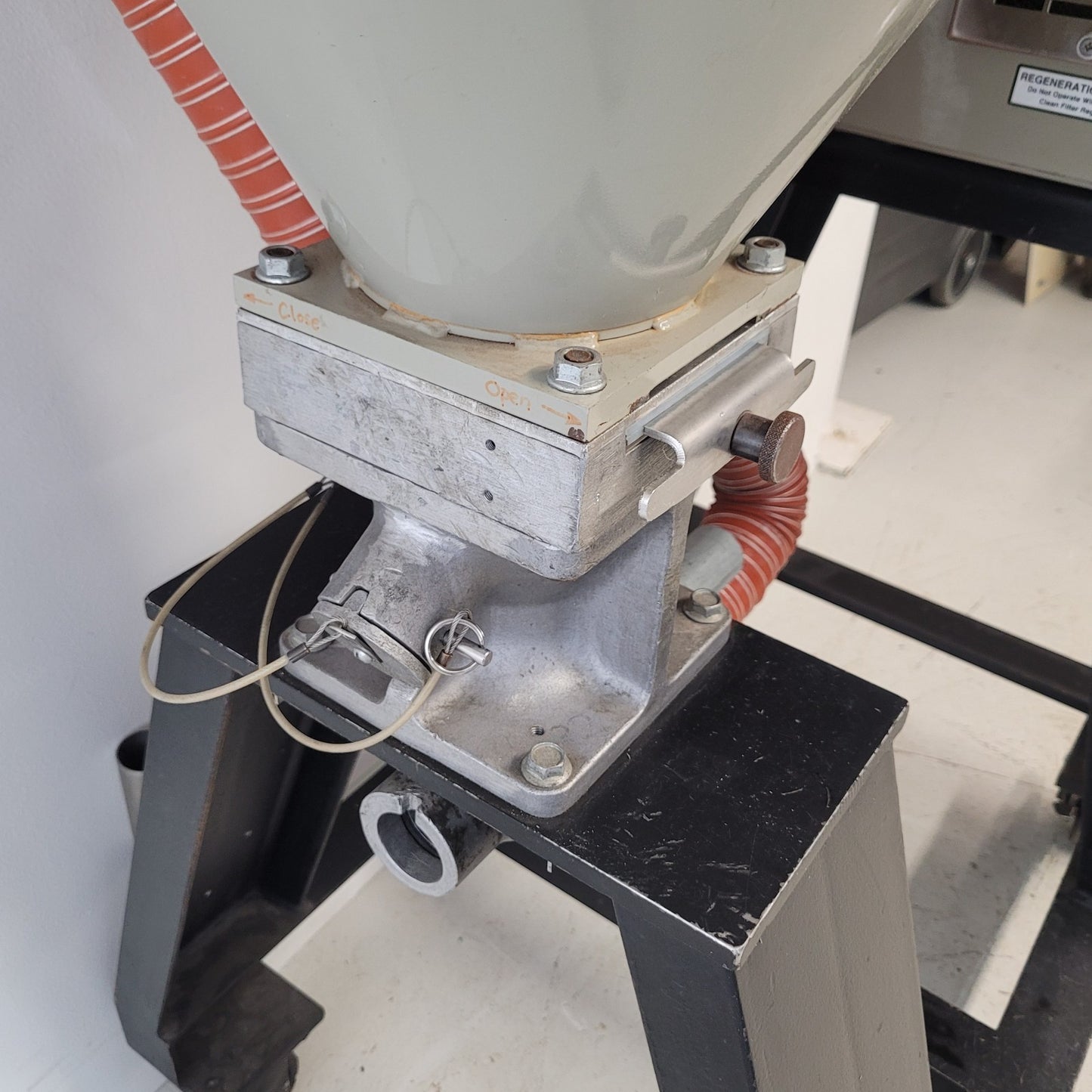 Conair SC30 Portable Carousel Desiccant Resin Material Dryer System Industrial