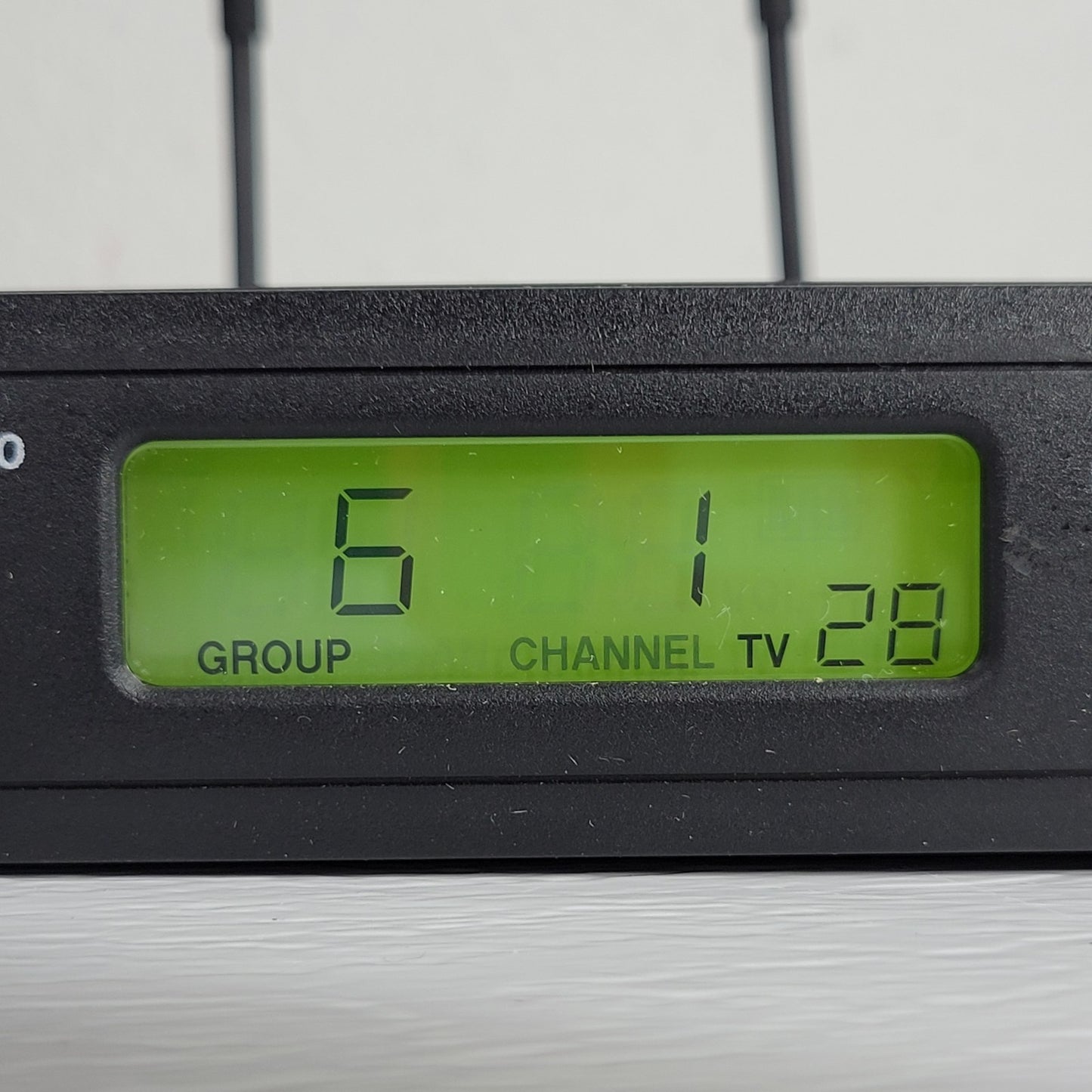 SHURE Wireless Controller ULXS4 J1 554-590MHz, Both Antennae and Power Supply