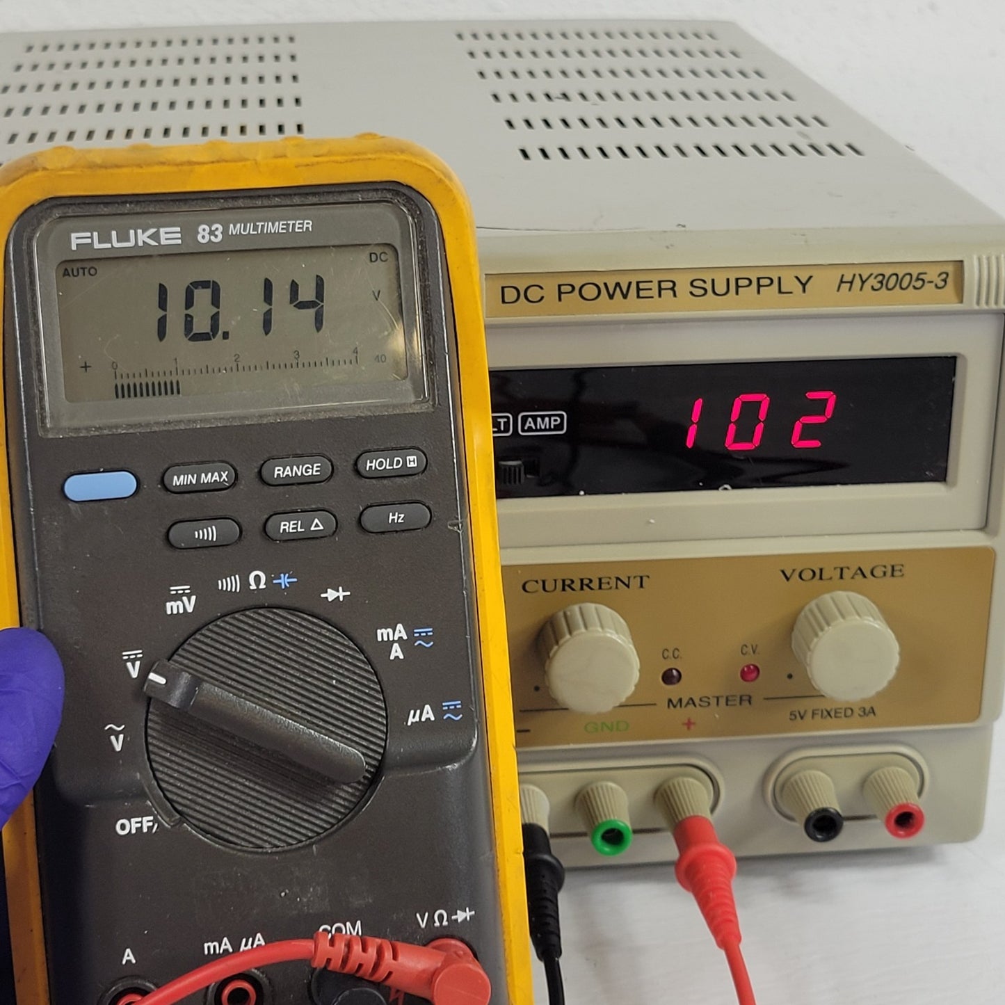 TESTED RSR HY3005-3 Triple Output Linear DC Bench Power Supply 2x30V 5A +5V
