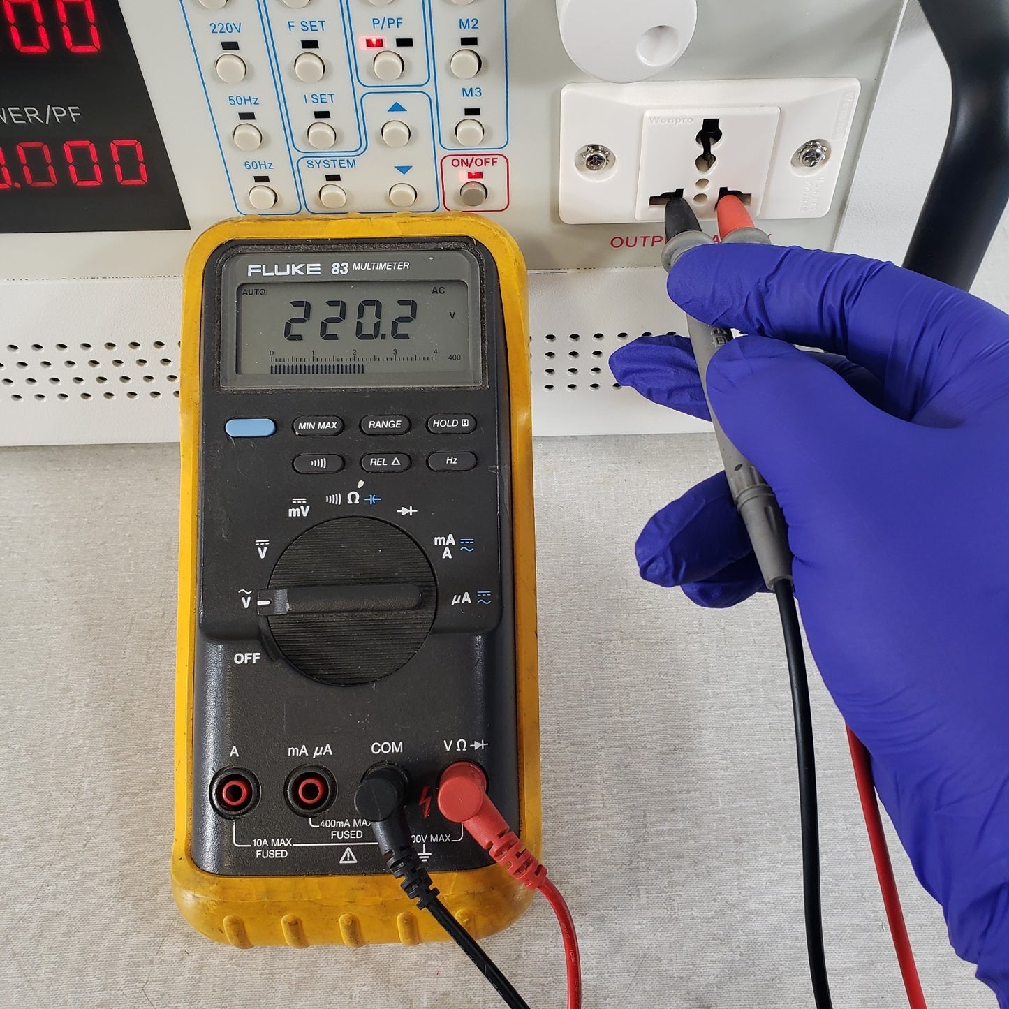 TESTED Matrix APS-7300 Programable AC Power Supply 0-310V 45-500Hz *READ DESC*
