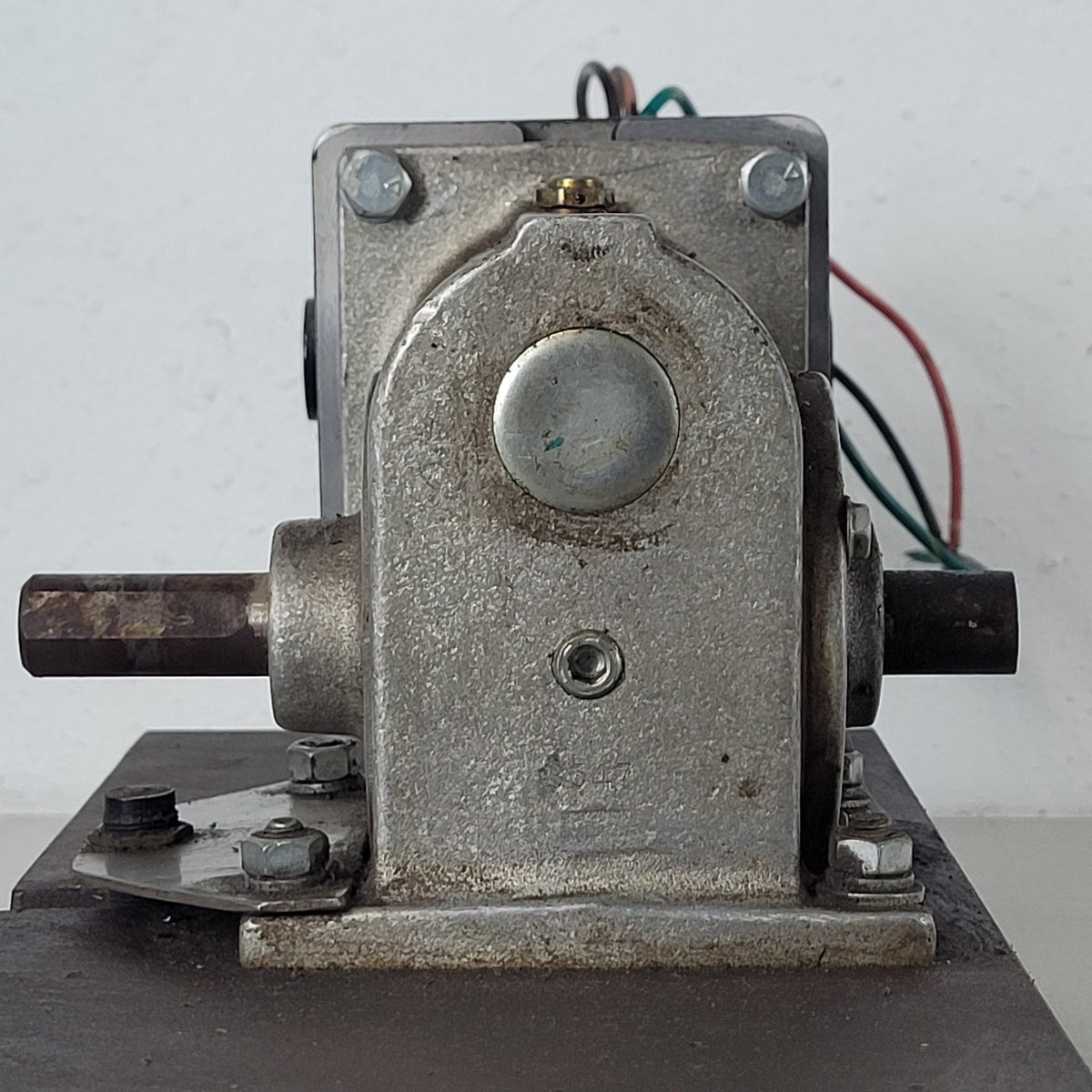 LEESON PR950160 12V 9.6A 60RPM 1/9HP Permanent Magnet DC Gearmotor Untested