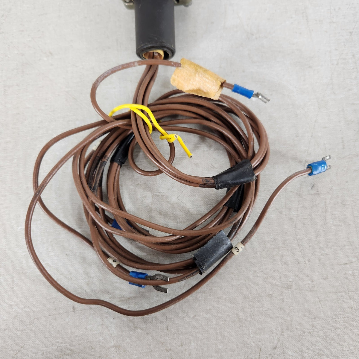 PerkinElmer 7-Pin Electrical Feedthrough 2.75" Conflat CF DN35CF UHV w Connector