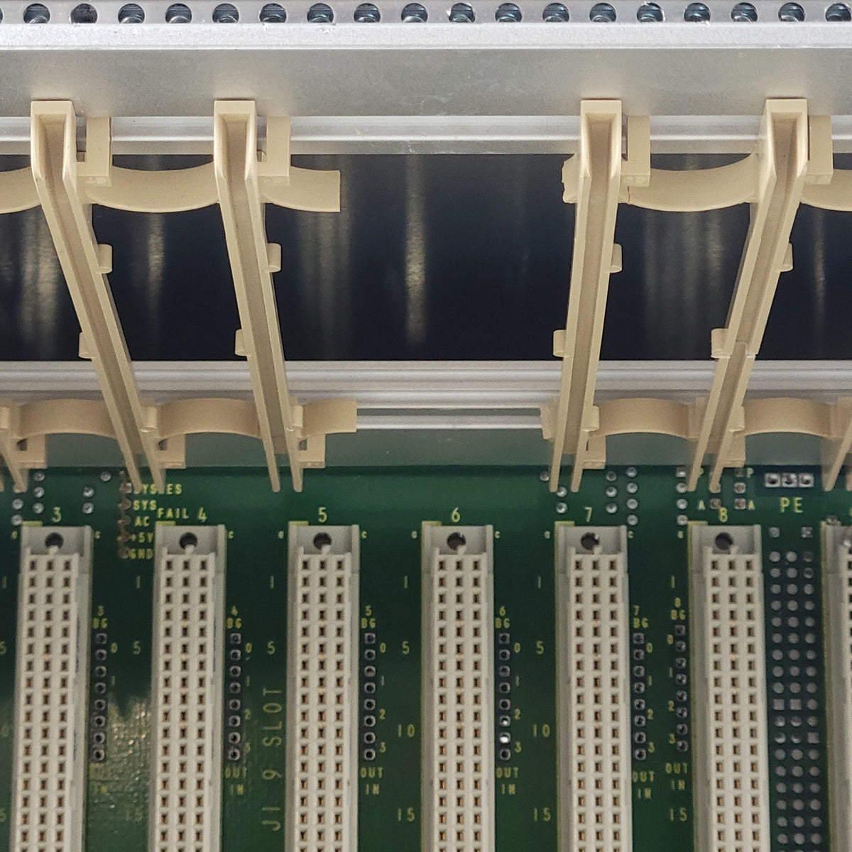 ETAS ES1000 VME64x Mainframe Chassis Backplane Rack Enclosure