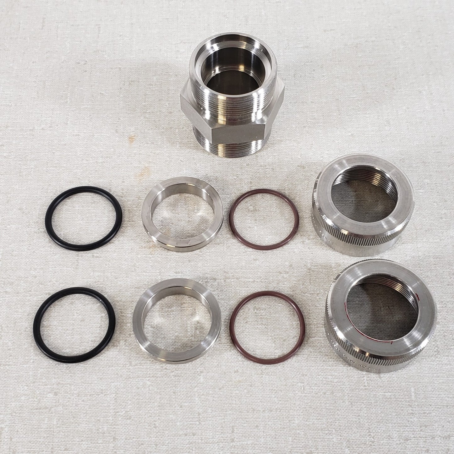 Swagelok SS-16-UT-6 1" OD Stainless Steel Ultra Torr Union Vacuum Fitting