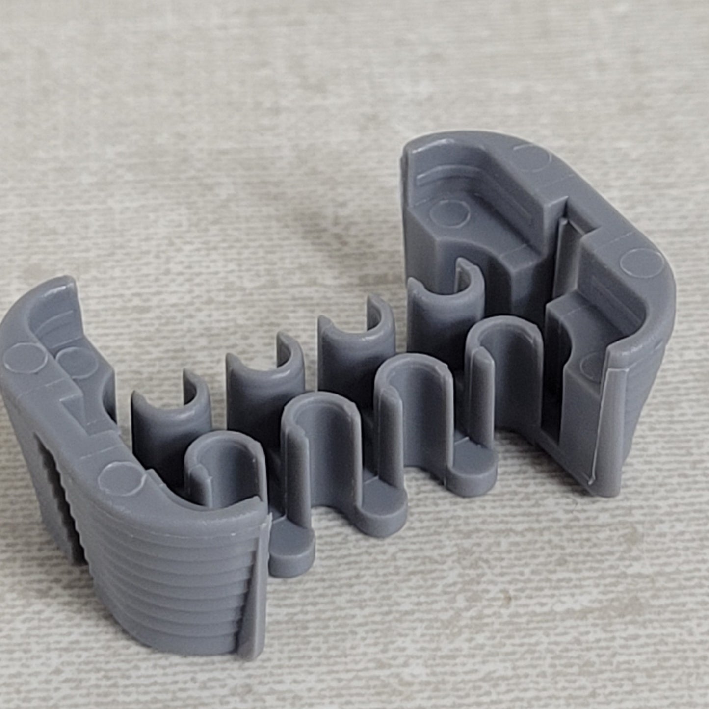 Lot of 29 Delphi 12066304 Metri-Pack 150 8-Way Female TPA Connector Lock Gray
