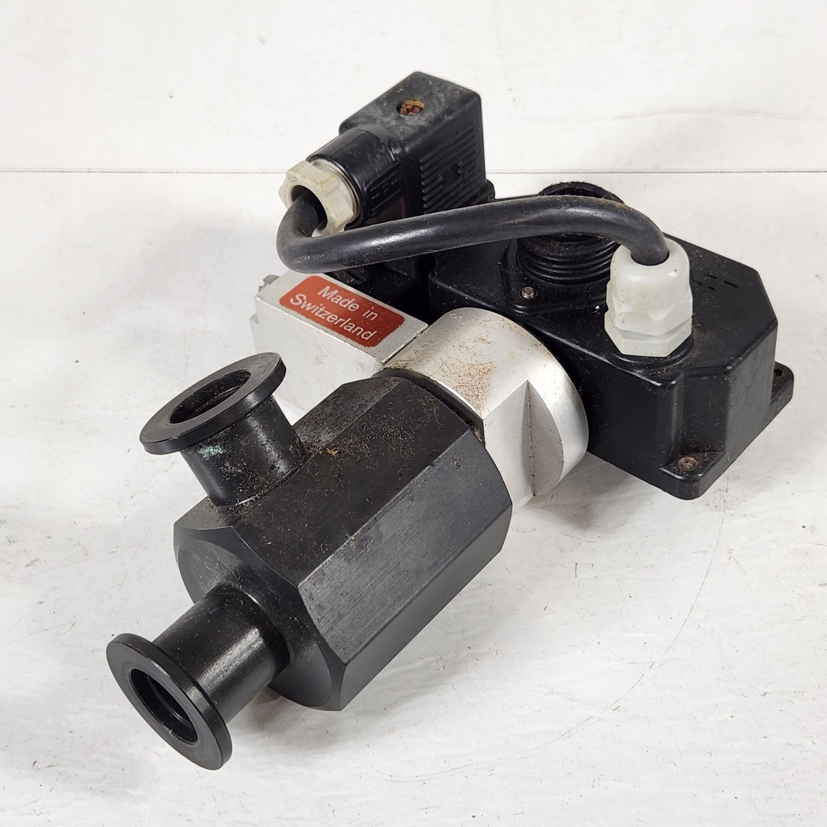 VAT 312 KF16 NW16 Vacuum Valve Aluminum Body Solenoid Actuated Huba Pressure
