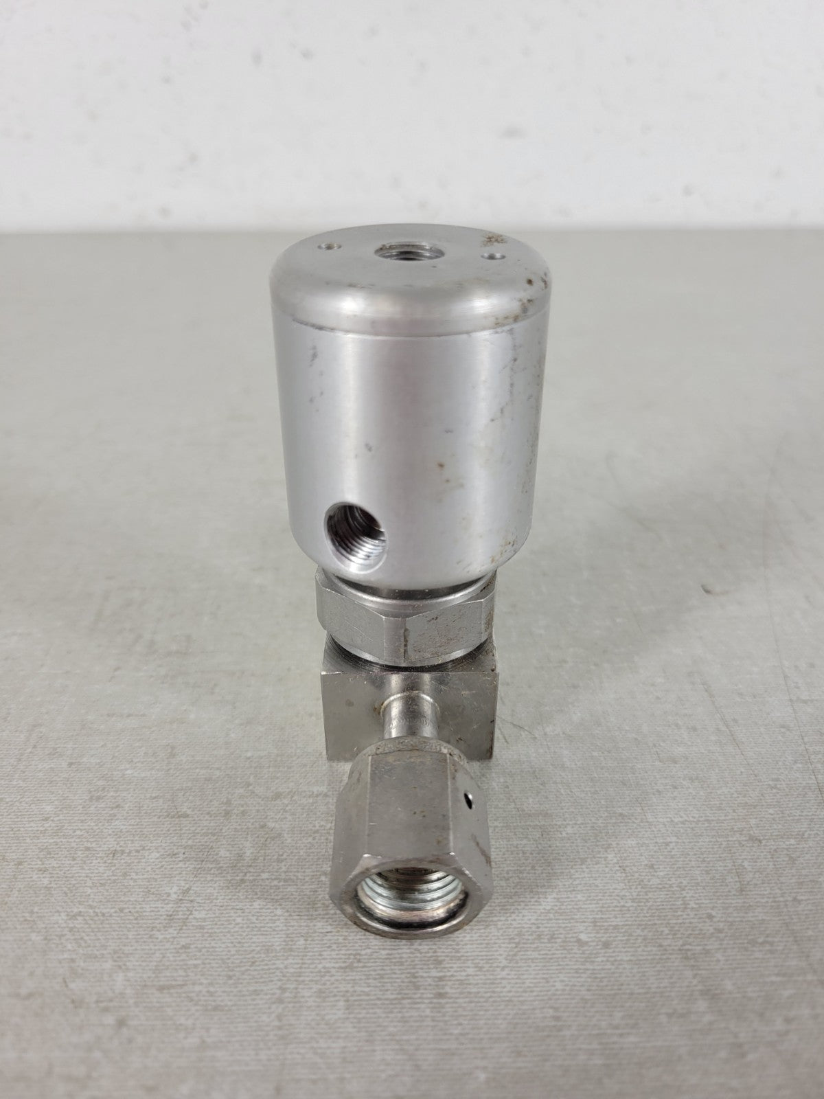 Swagelok Nupro 6LV-DAFR4-P-C 1/4" VCR Ultra High Purity Pneumatic Bellows Valve