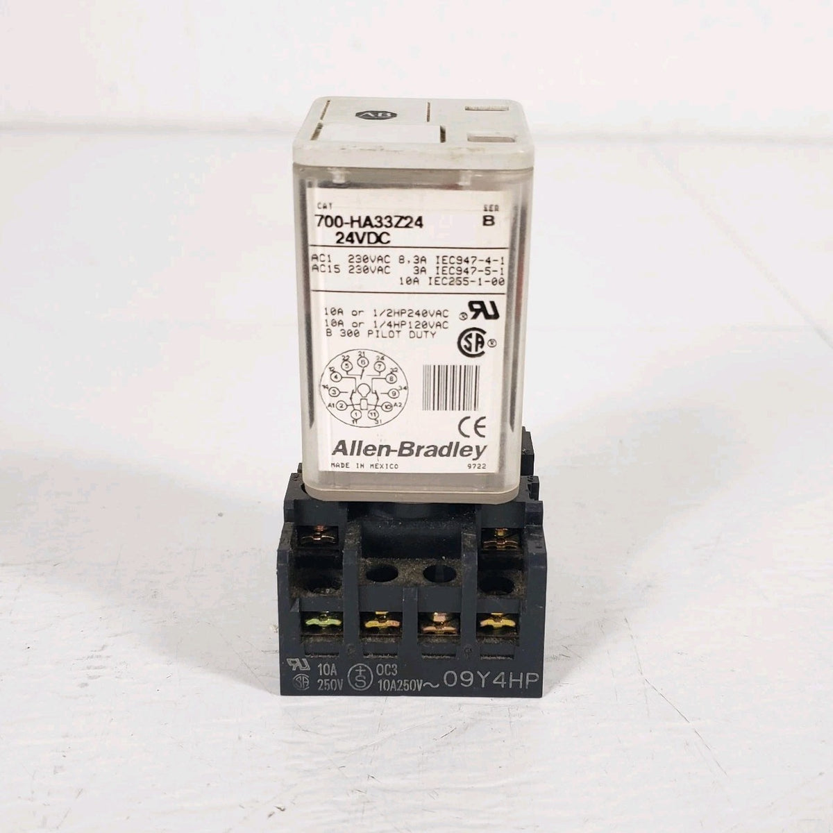 Allen-Bradley 700-HA33Z24 Series B 24VDC 10A 3PDT Relay w/ 11-Pin Socket