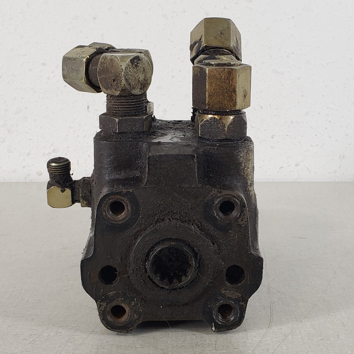 Untested Eaton Char-Lynn 236-3009-002 Hydraulic Steering Control Unit Series 20