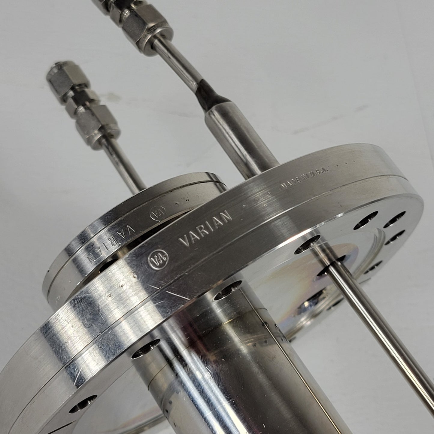 Varian DN100CF 6" MBE Effusion Cell LN2 Dewar Cryoshroud DN35CF DN16CF UHV Cool