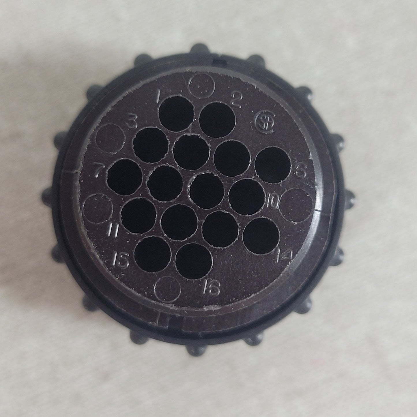 4 Units AMP 206037-1 Circular Connector Plug 16 Position CPC Series