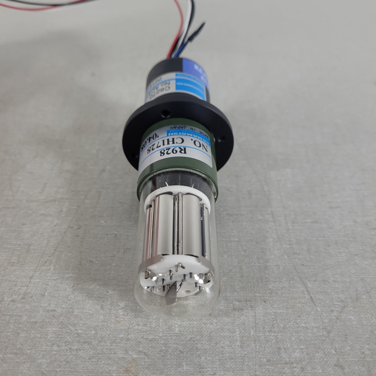 Hamamatsu R928 Photomultiplier Tube PMT w/ C6270 HV Power Supply Base