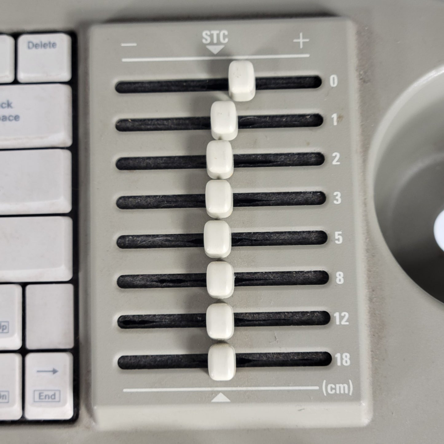 ALOKA SSD-3500 ProSound L-FULLKEY-2002 Alphanumeric Keyboard Ultrasound Part