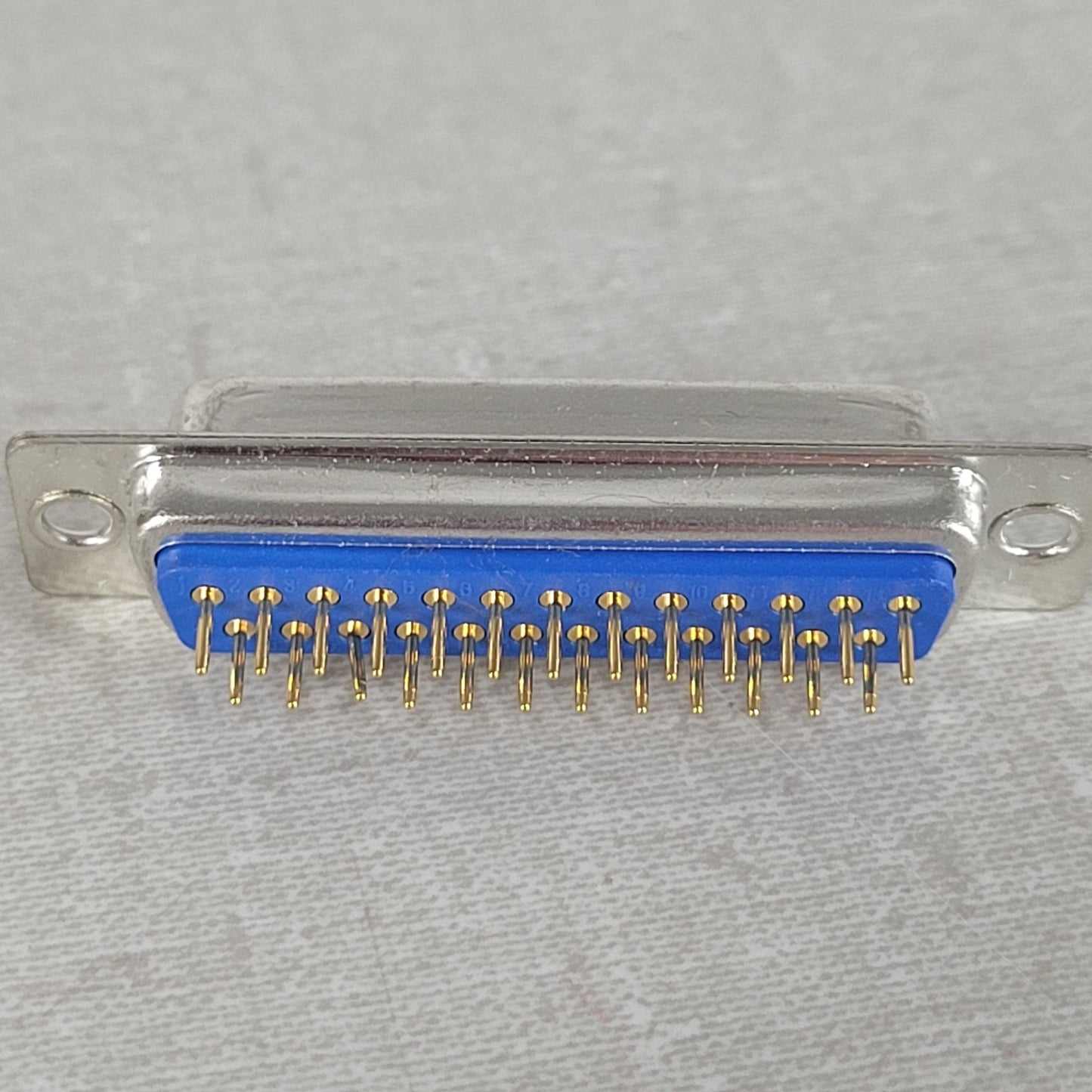 Multicomp SPC15439 DB25 Female D-Sub Connector 25-Pin Solder Gold Contacts