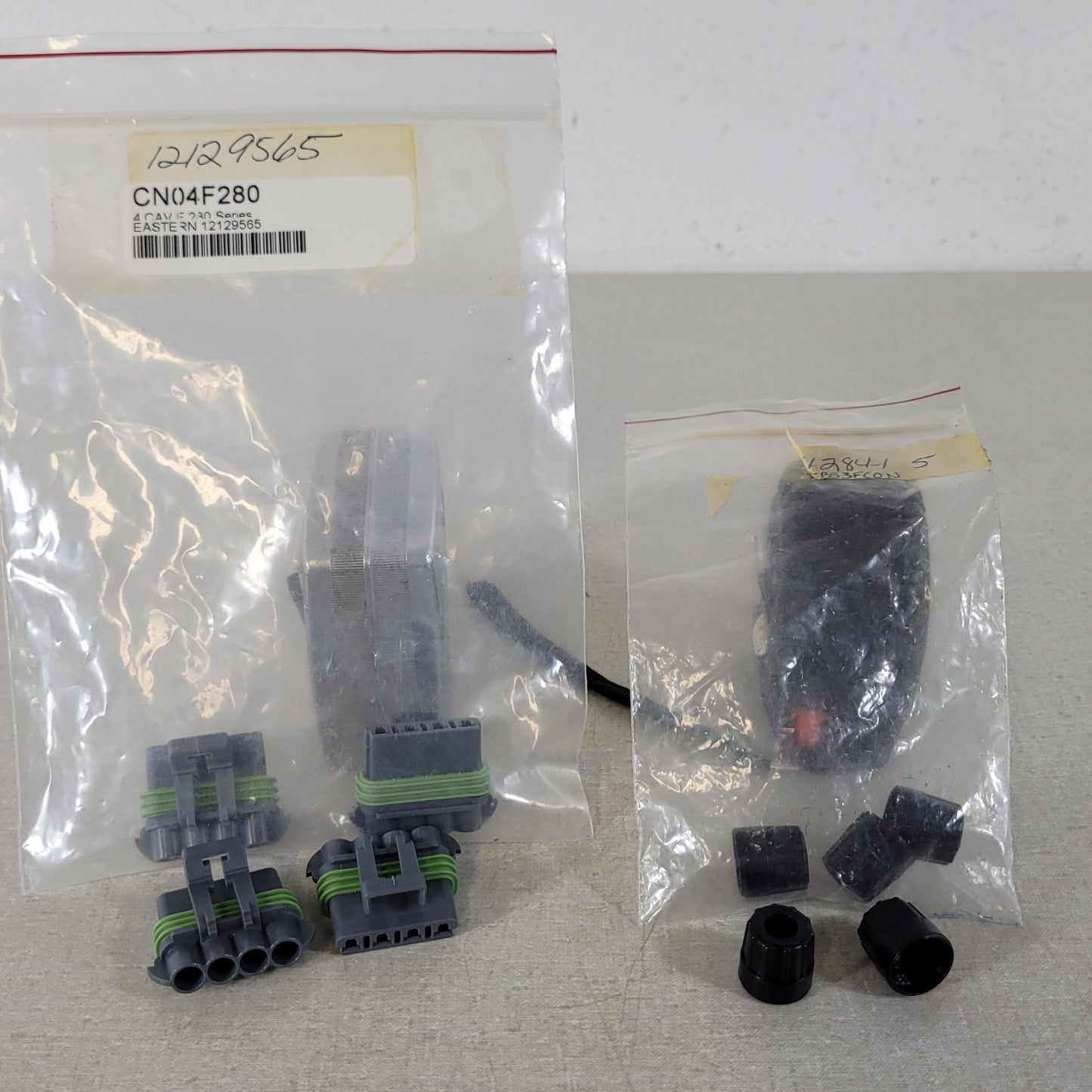 Large Mixed Lot Molex Electronic Connector Housings Plugs Terminals & Sockets