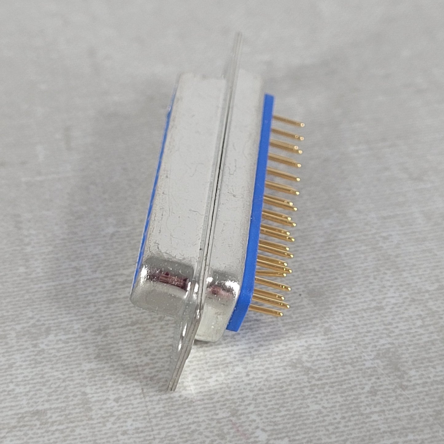 Multicomp SPC15439 DB25 Female D-Sub Connector 25-Pin Solder Gold Contacts