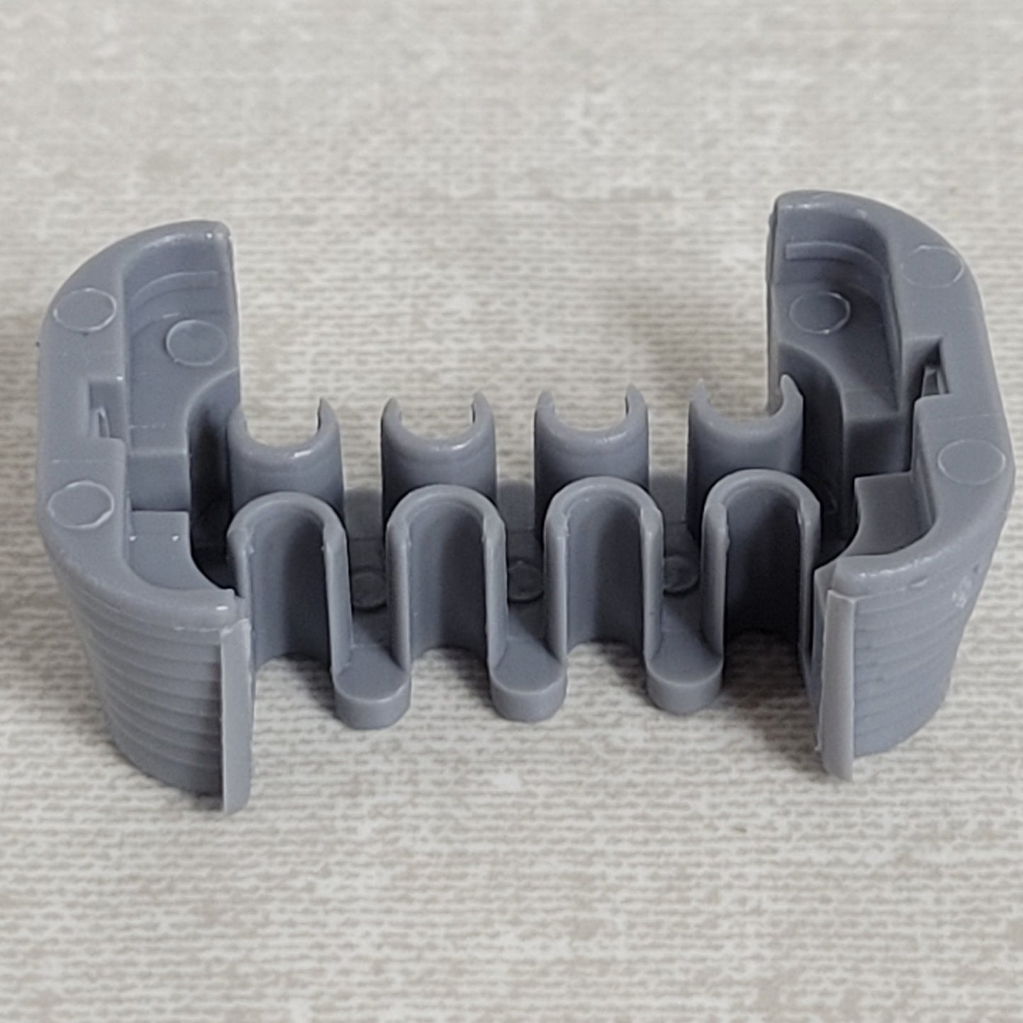 Lot of 29 Delphi 12066304 Metri-Pack 150 8-Way Female TPA Connector Lock Gray