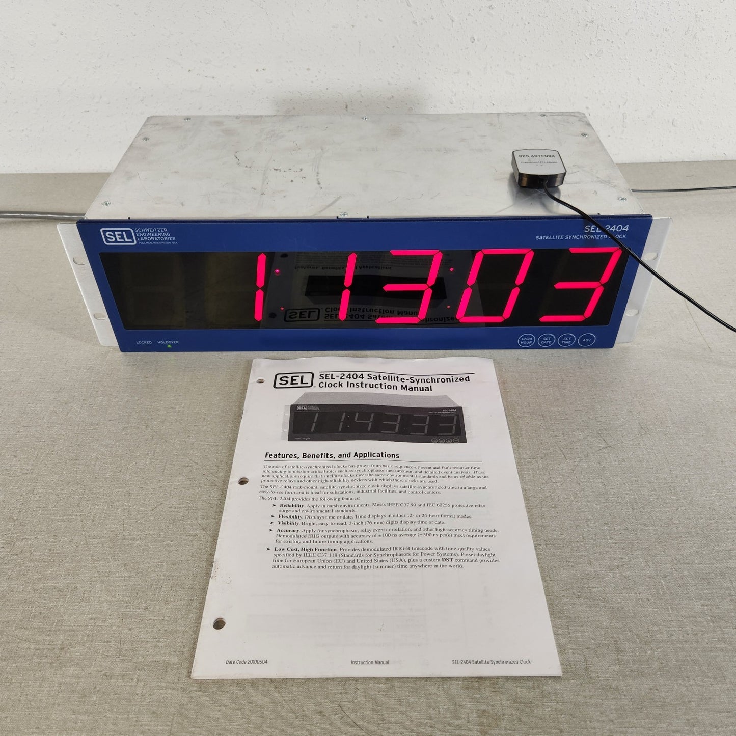 Schweitzer SEL-2404 Satellite GPS Clock IRIG-B ±100ns w/ Antenna Tested