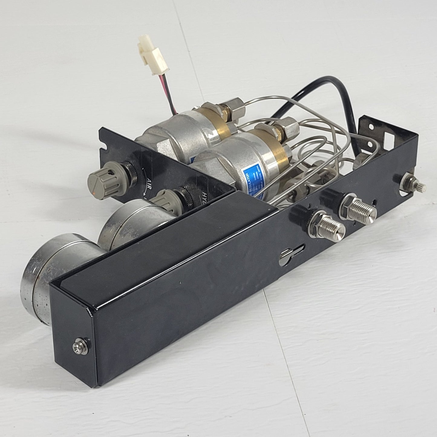 Shimadzu 221-75049-41 Hydrogen/Air Pressure Regulator w/ Gauges & Solenoid