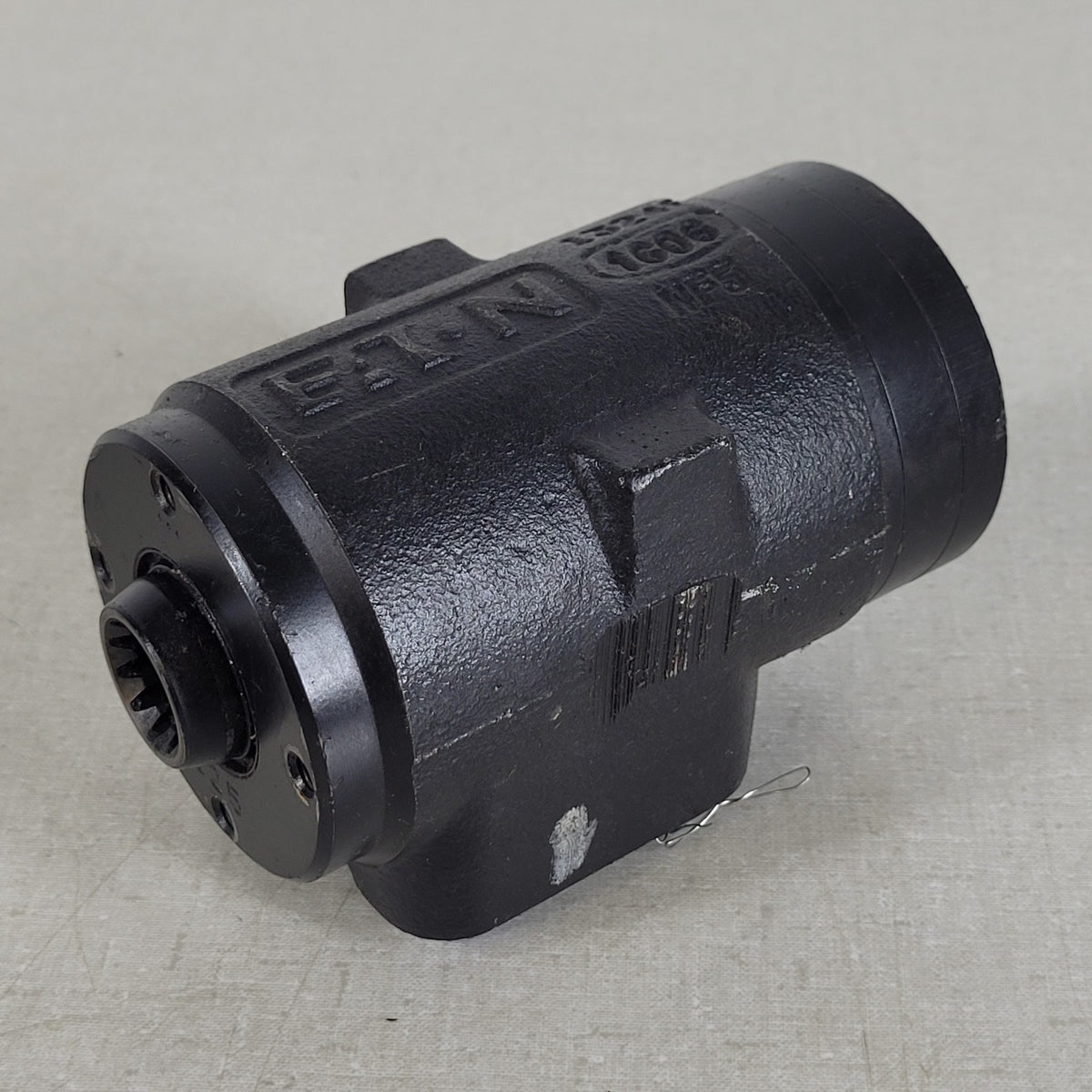 Eaton Char-Lynn 2915156002 Hydraulic Steering Control Unit Valve Untested