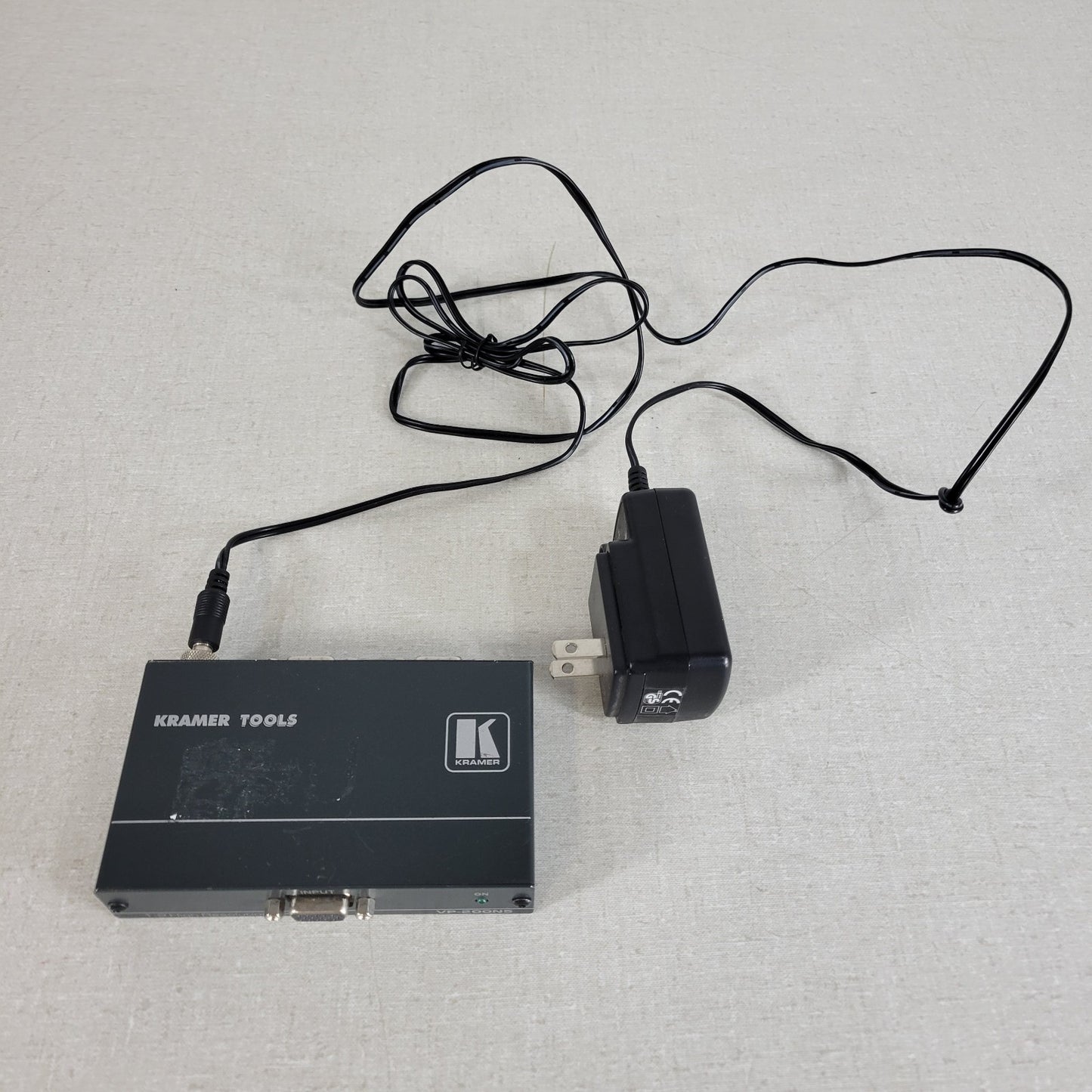 KRAMER VP-200N5 1:2 High Resolution UXGA DA, 15 Pin In: Two Out, Power Supply