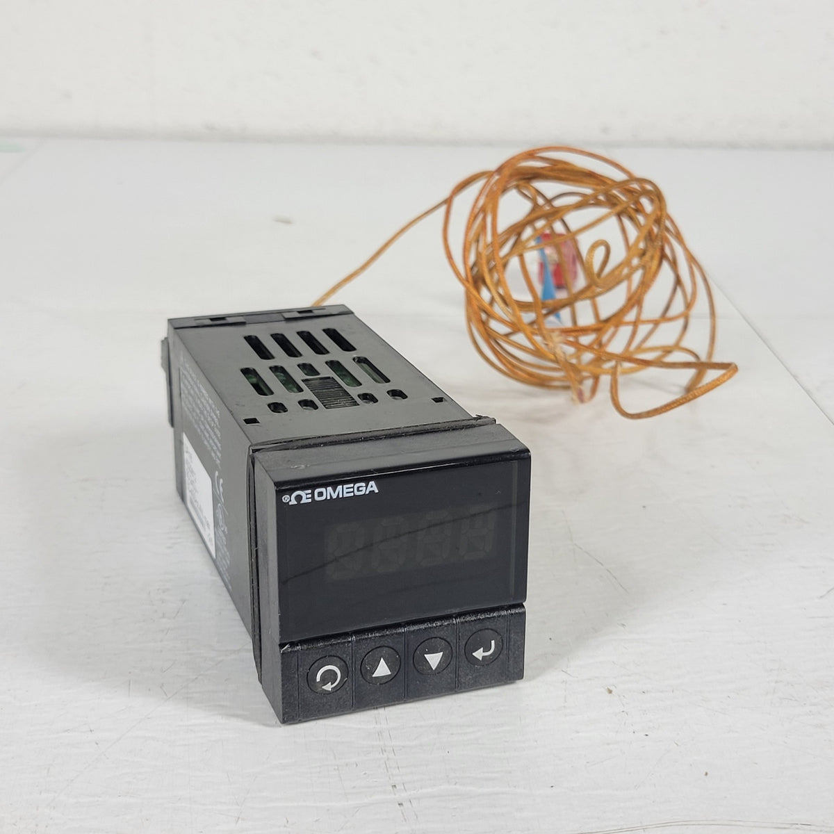 OMEGA DPi16 Digital Temperature Process Panel Meter w/ Thermocouple Jack