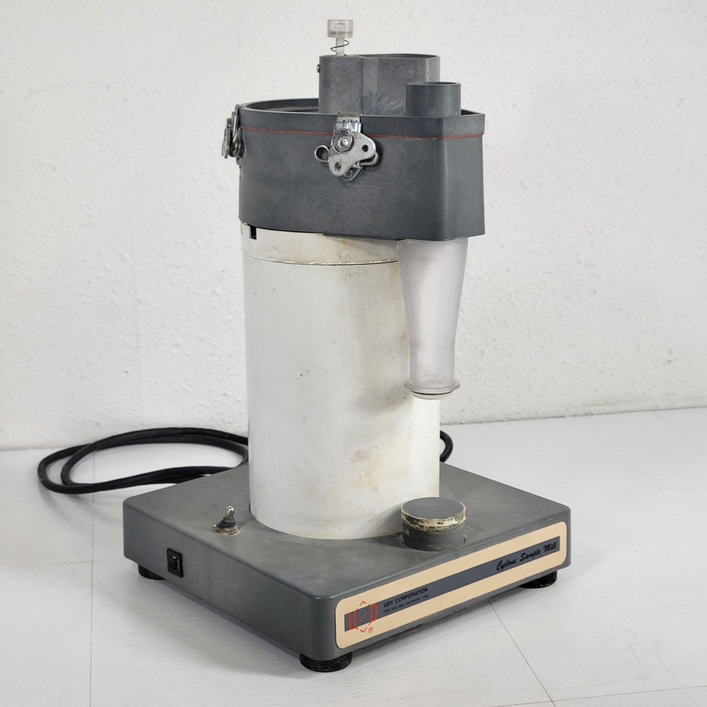 TESTED UDY 3010-030 Cyclone Sample Mill; Grinds Grain, Feed, and Ag Products