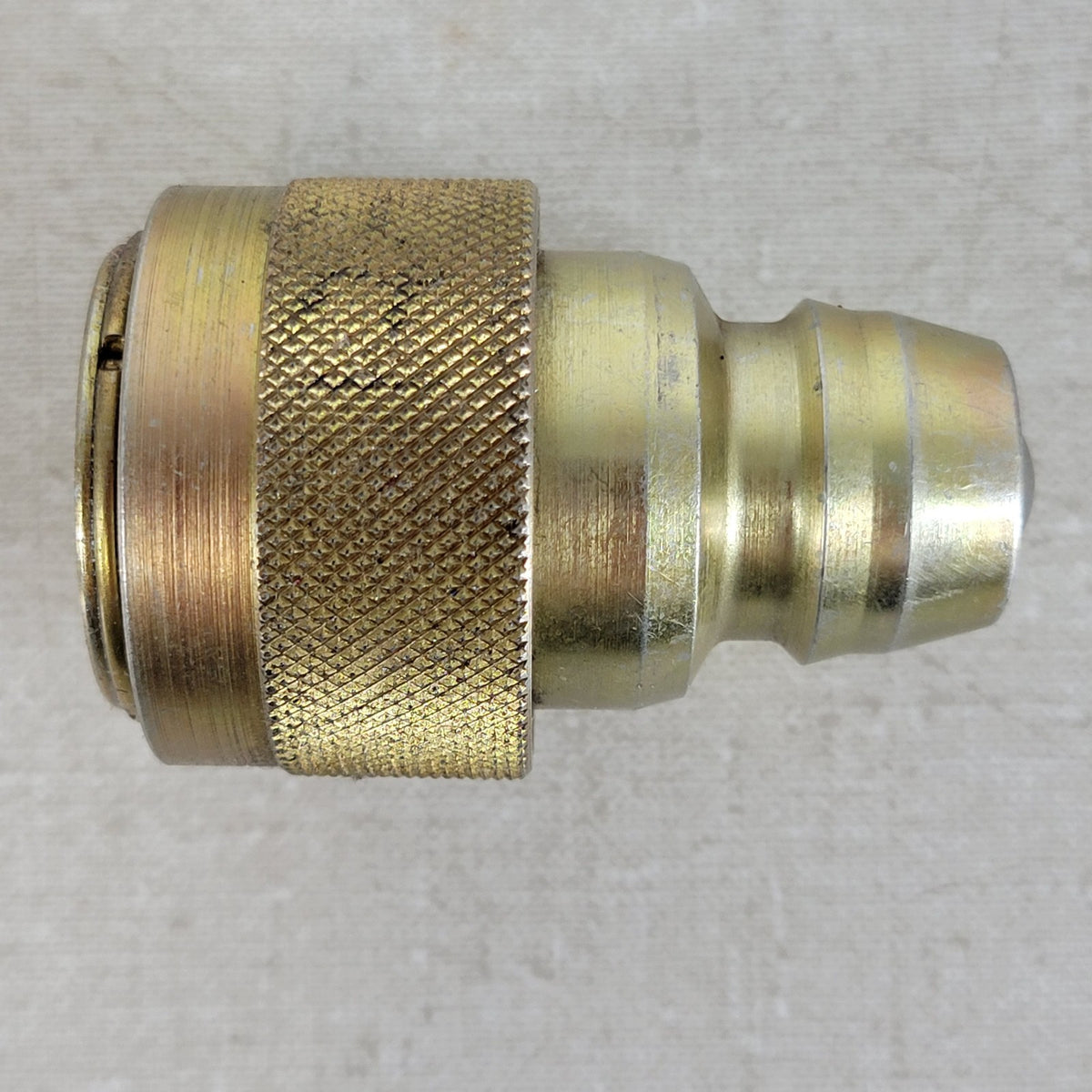 Parker Pioneer 4060-4 1/2" Hydraulic Adapter ISO Tip to Old John Deere Coupler