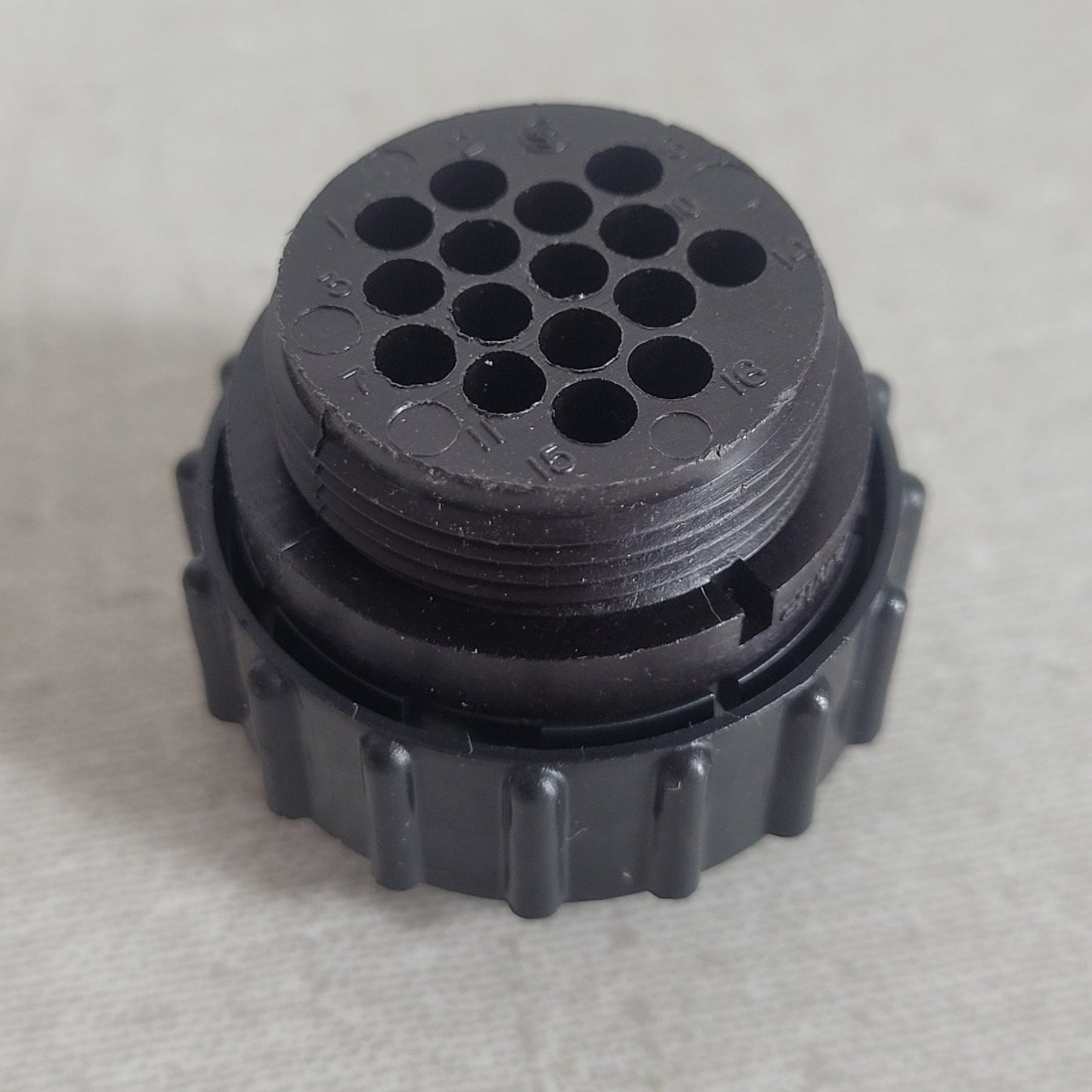 4 Units AMP 206037-1 Circular Connector Plug 16 Position CPC Series