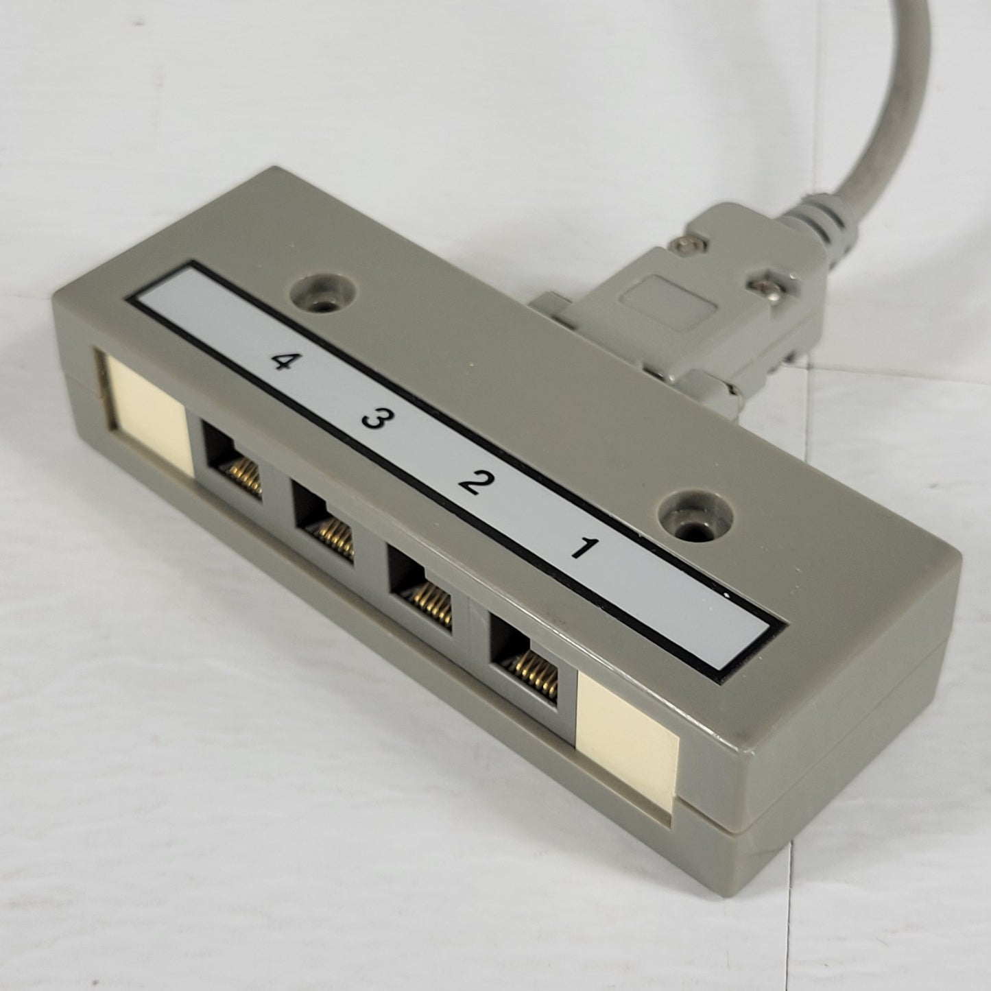 WATERS I/O Distribution Box for Laboratory Instruments 4 MMJ Ports 9-Pin DB-9