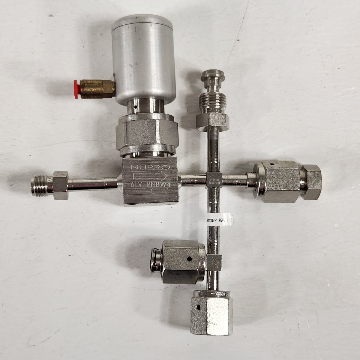 Nupro Swagelok 6LV-BNBW4-C High Purity Pneumatic Bellows Valve 1/4"