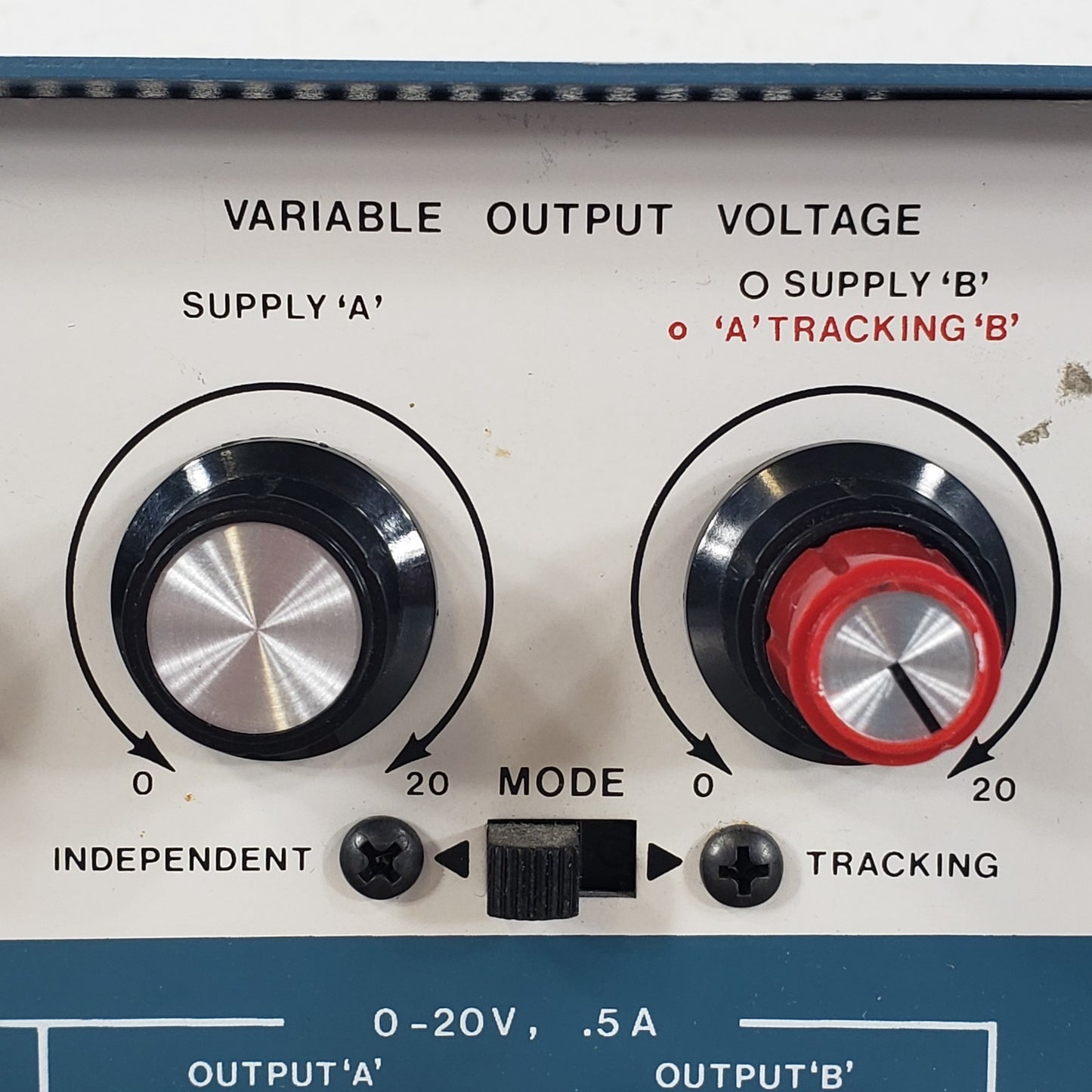 TESTED Heathkit IP-2718 Tri-Power DC Bench Supply 2x 0-20V 500mA + 5V 1.5A