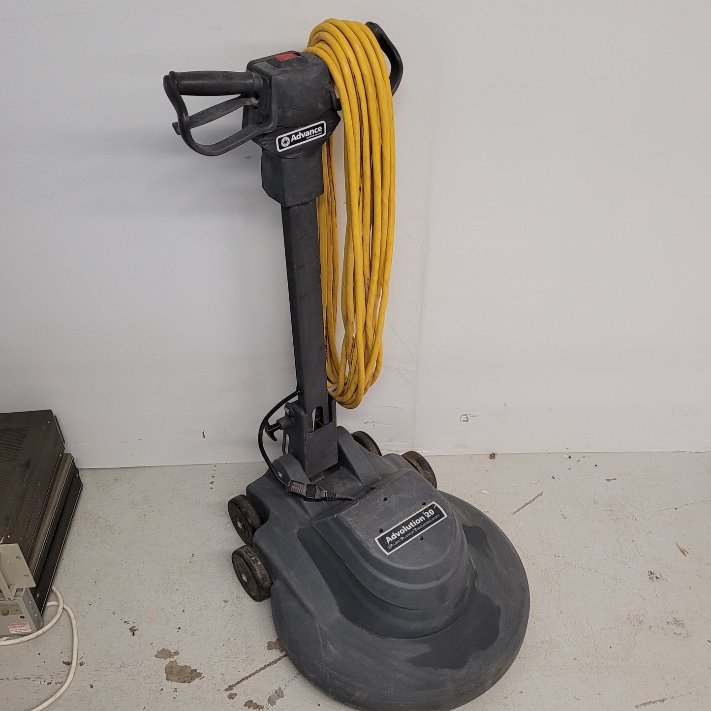 Nilfisk Advance Advolution 20XP 01520A 20" Dust Control Floor Burnisher Tested