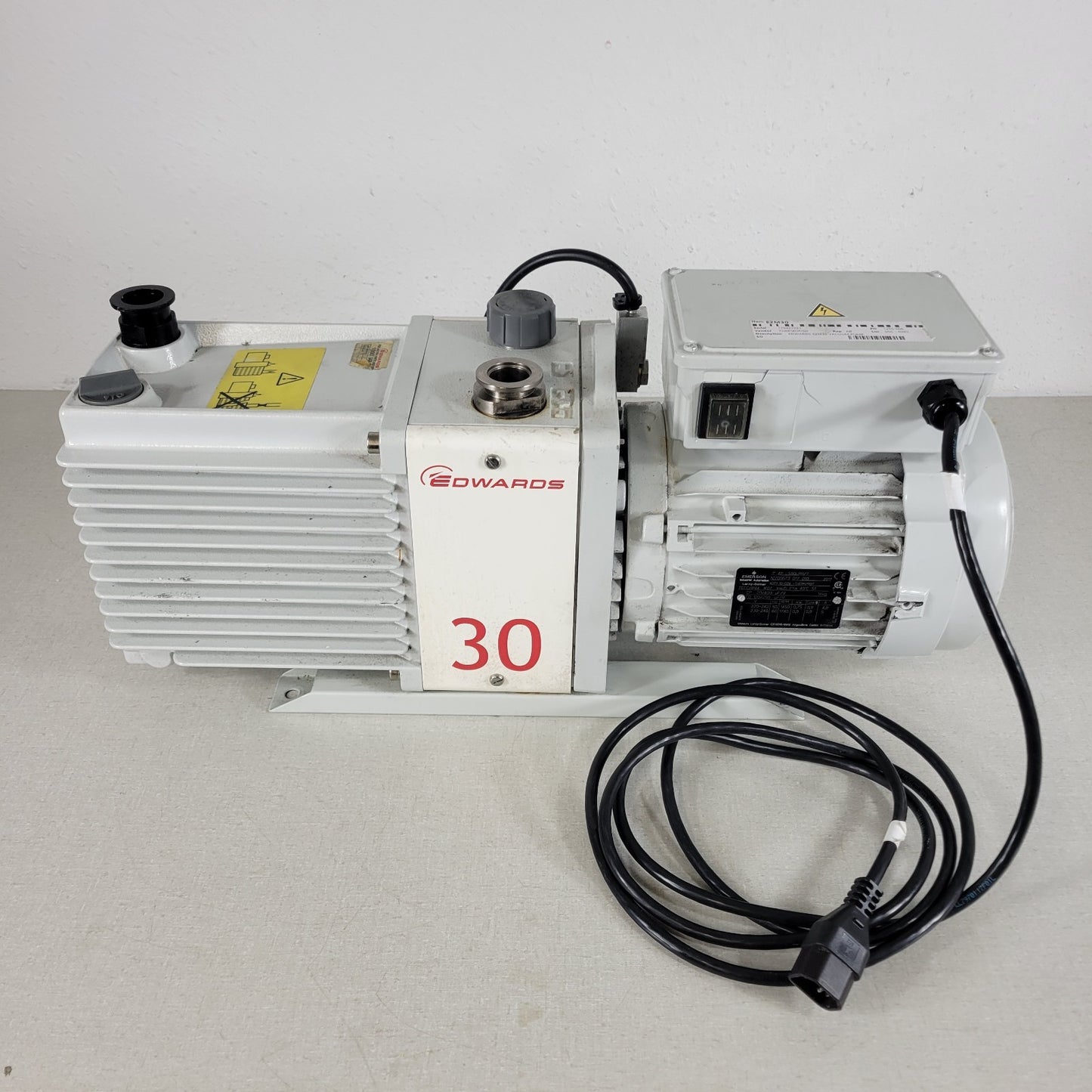 TESTED to 9E-4 Torr Edwards E2M30 Roughing Vacuum Pump KF25 220-240V 5A Rotary
