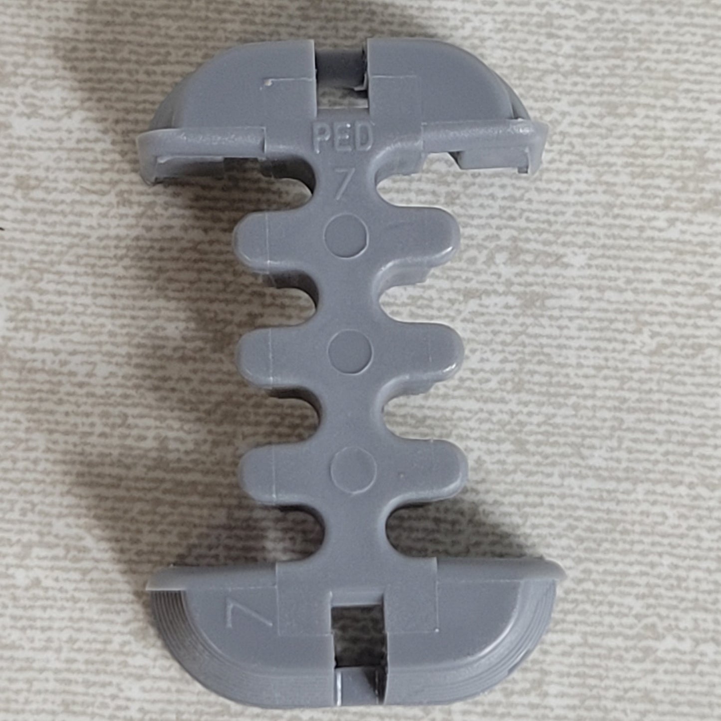 Lot of 29 Delphi 12066304 Metri-Pack 150 8-Way Female TPA Connector Lock Gray