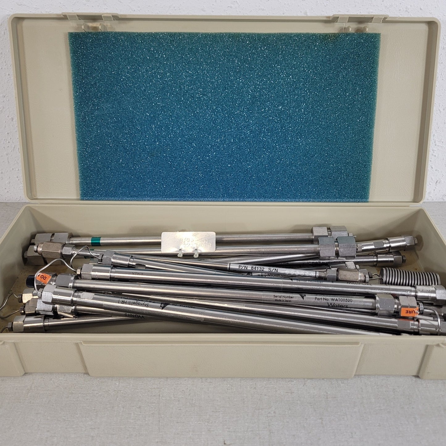 Lot of 16 Waters Assorted HPLC Liquid Chromatography Columns with Case