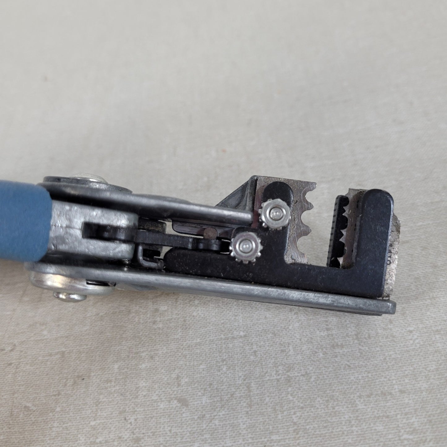Ideal Industries Stripmaster L-4422 Wire Stripper 14-20 AWG Jaws Hand Tool