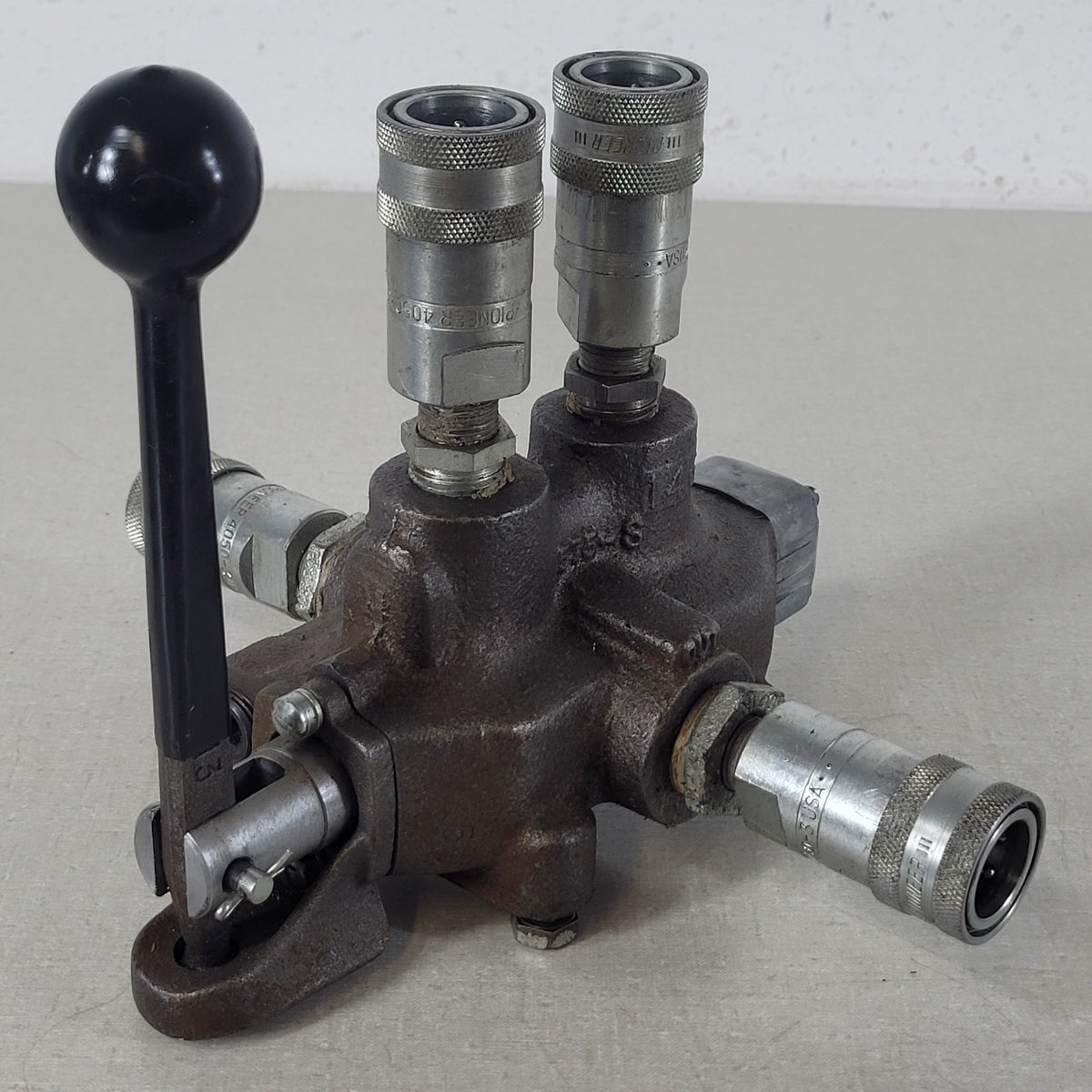 GRESEN 575-S Single Spool Hydraulic Control Valve w/ Pioneer 4050-3 Couplers