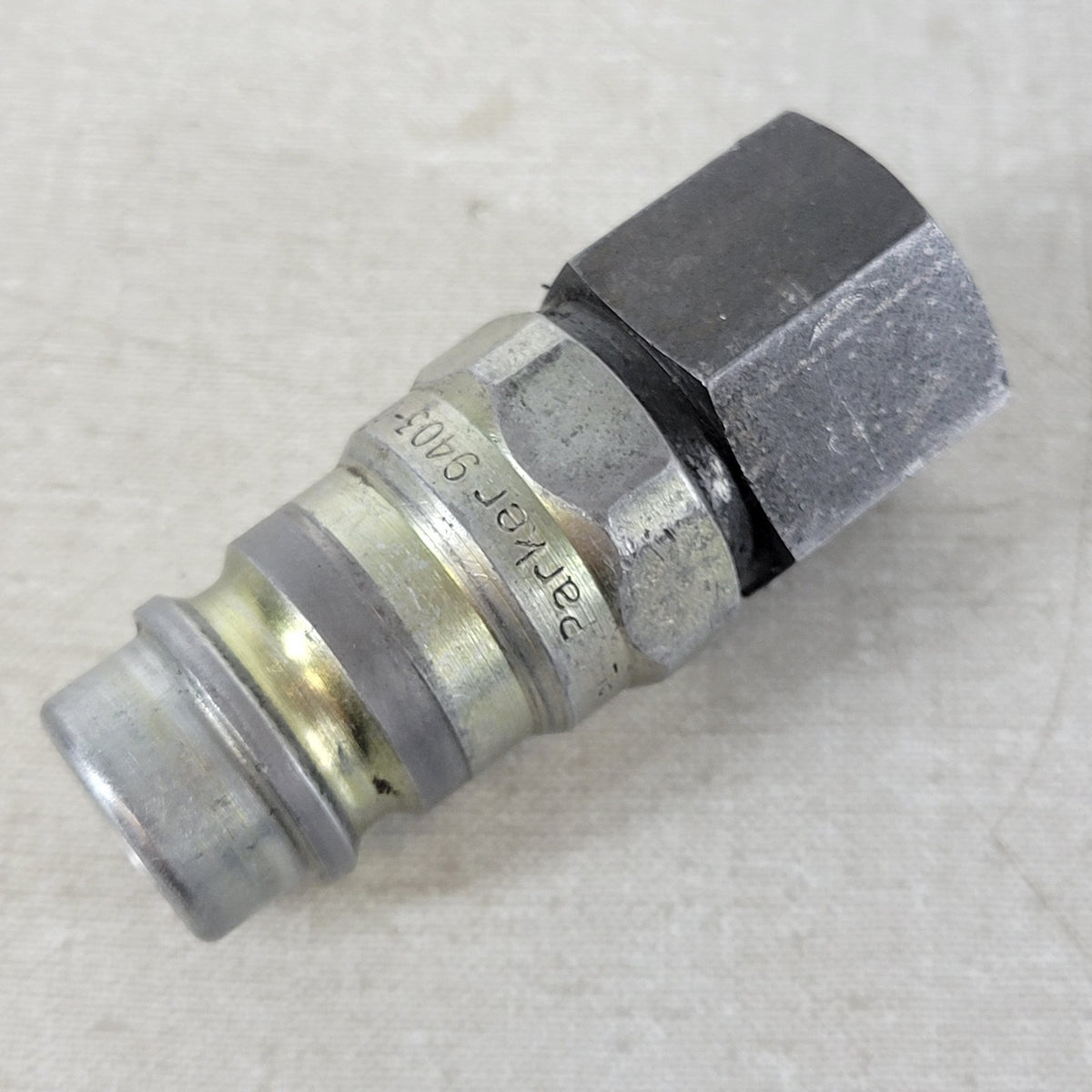 Parker 9403-009 3/8" Female Hydraulic Quick Connect Coupler Fitting