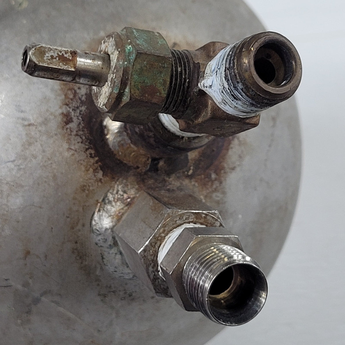 316 Stainless Steel Spherical Pressure Vessel 3-Port w/ Swagelok Fittings
