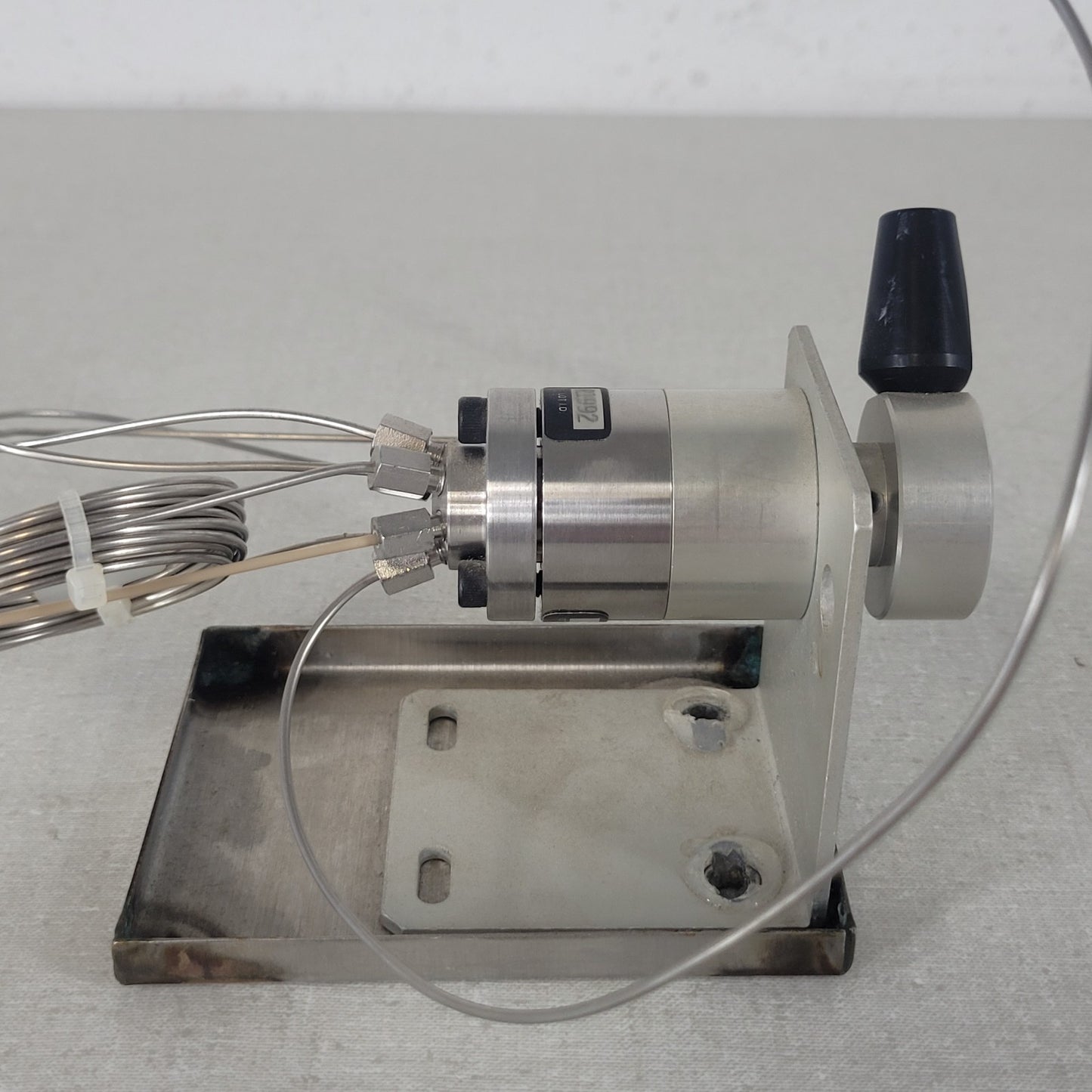 Rheodyne 7125 i Manual Sample Injector Valve HPLC with Tubing & Mounting Bracket