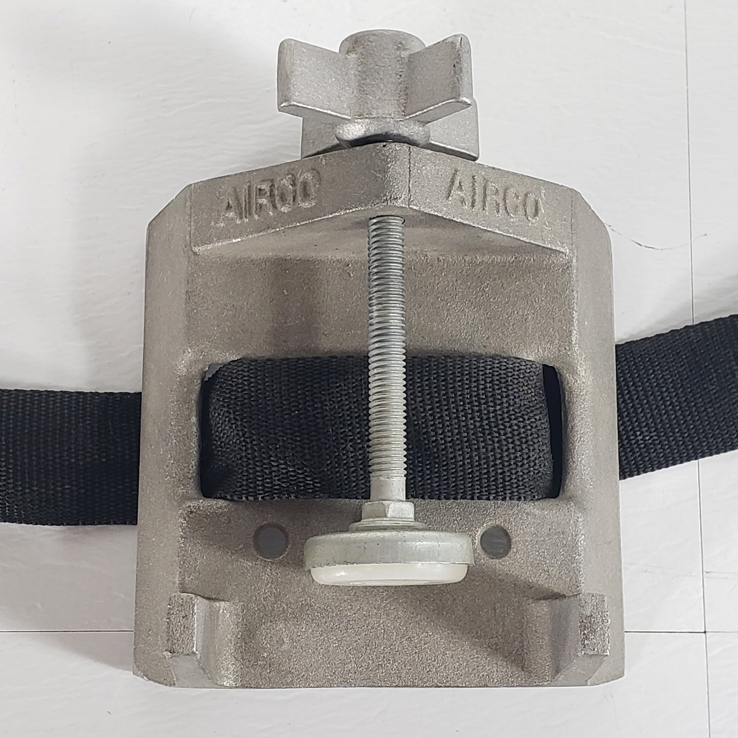 AIRCO Industrial Single Tank Rack Gas Cylinder Clamp Holder, Bench Mount Bracket