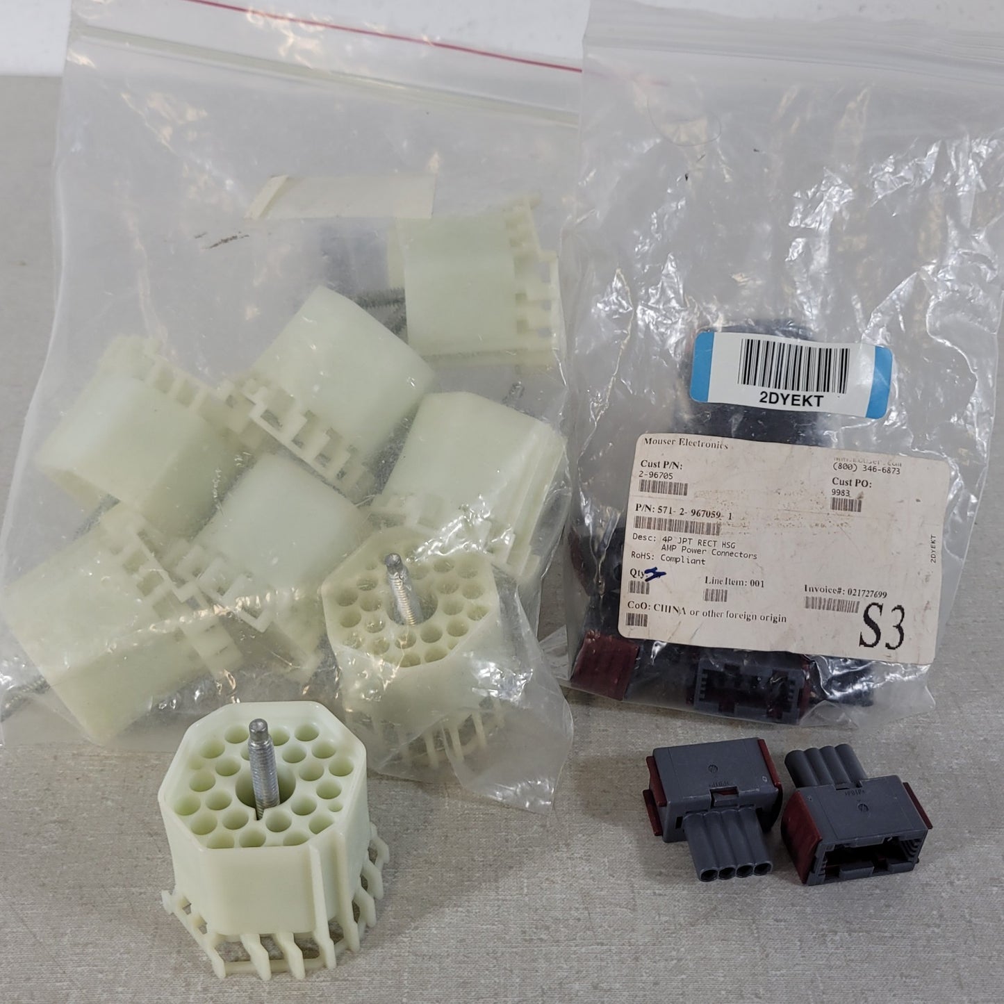 Large Mixed Lot Molex Electronic Connector Housings Plugs Terminals & Sockets