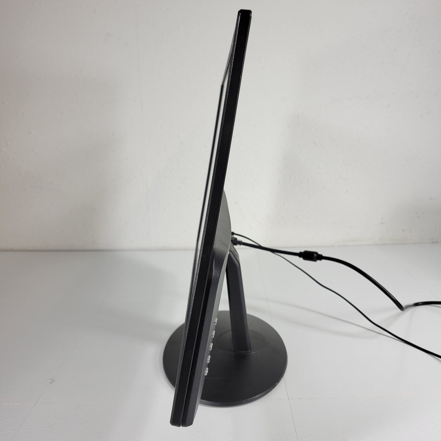 SCEPTRE E248W-19203R 24 inch Widescreen LED Monitor with Power Supply, HDMI, VGA