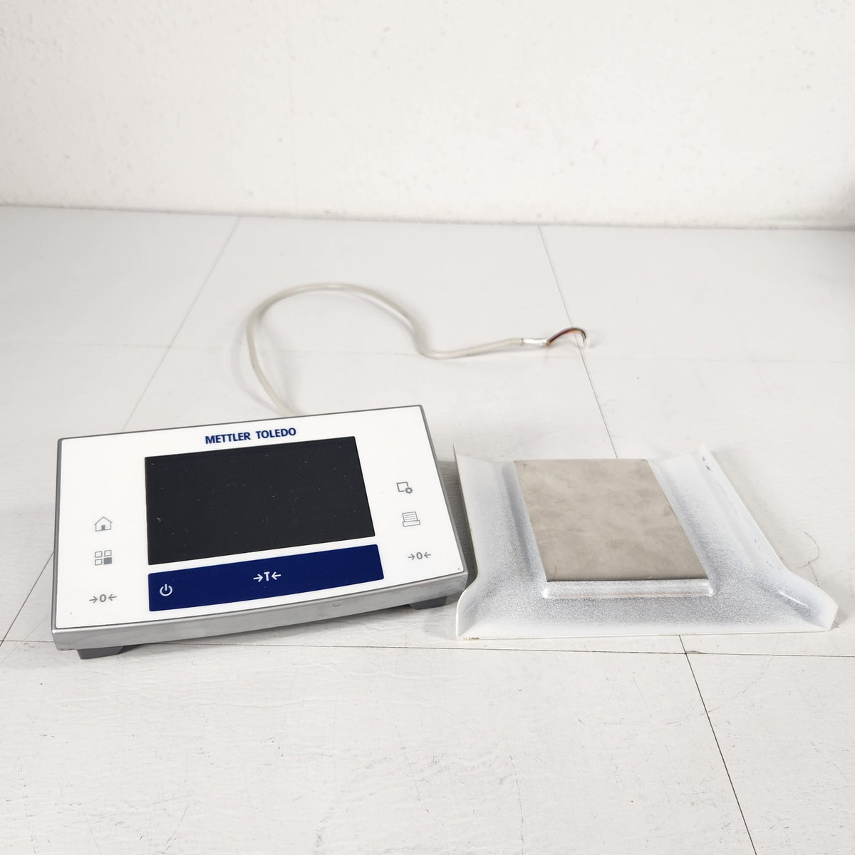 TESTED Mettler Toledo 11107899 XS204 Touchscreen Terminal Display w/ Stand