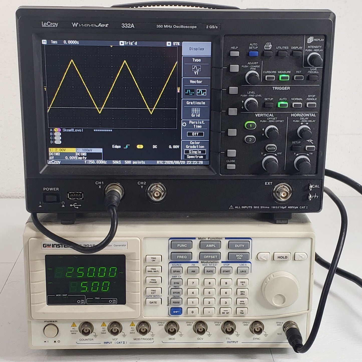 TESTED GW Instek GFG-3015 15MHz Programmable Function Generator Signal Generator