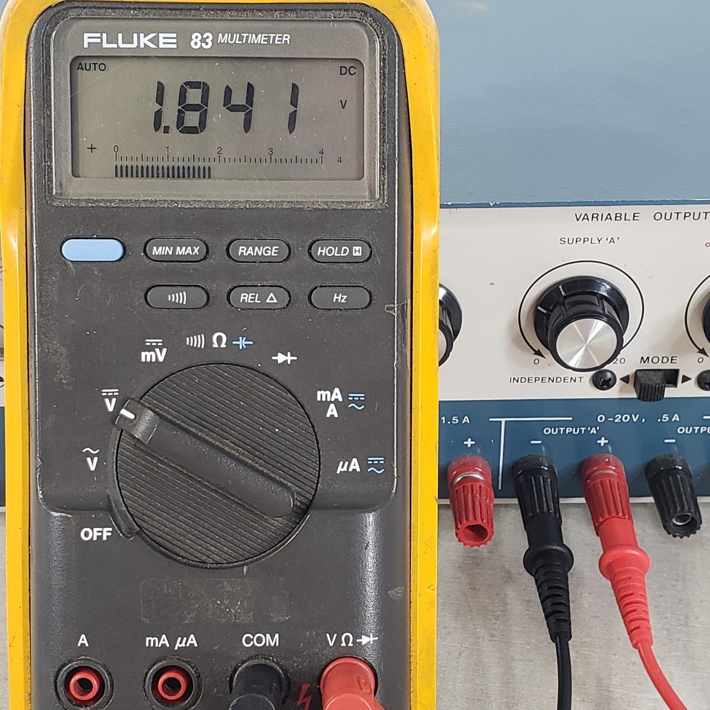TESTED Heathkit IP-2718 Tri-Power DC Bench Supply 2x 0-20V 500mA + 5V 1.5A