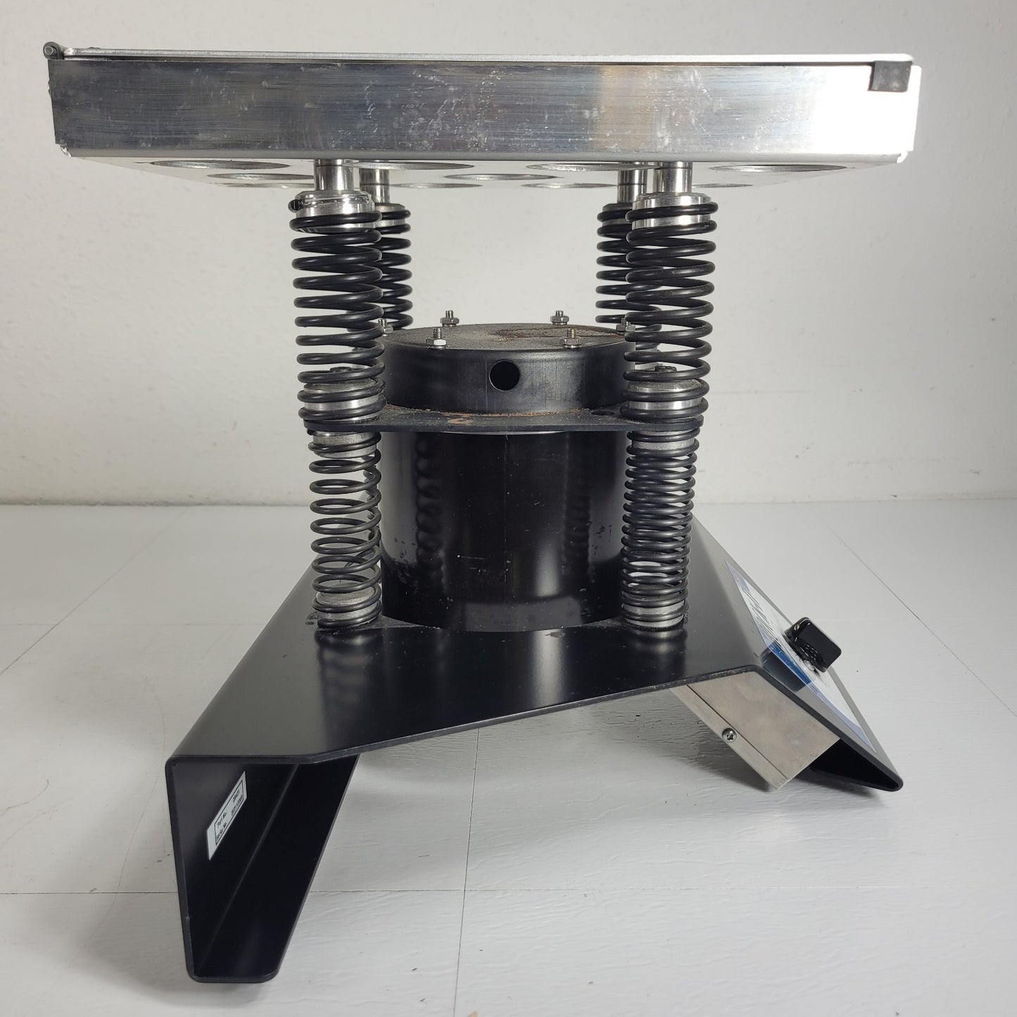 Trilogy Rock-It 360 Orbital Laboratory Sample Shaker Rapid Extraction Q8431