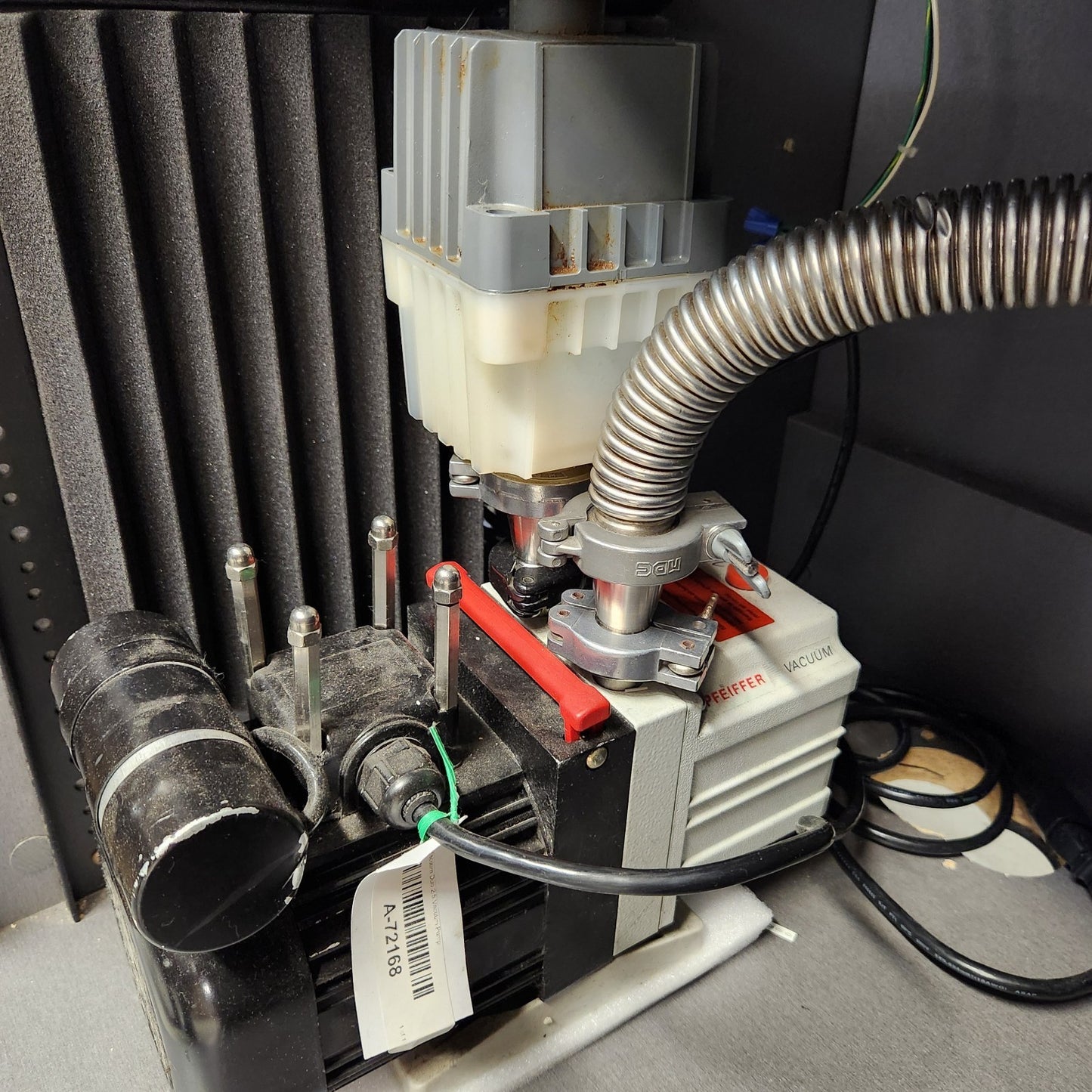 TESTED E-7 Torr UHV Vacuum Cart Varian Turbo-V70 Pfeiffer Duo Pump Station