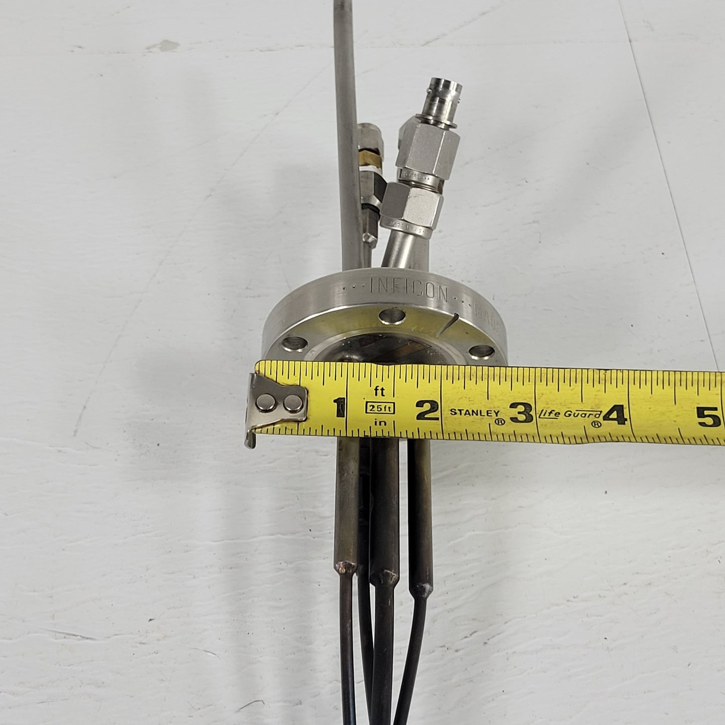 INFICON DN35CF 2.75 Water-Cooled QCM Crystal Sensor Holder UHV Thin Film Monitor